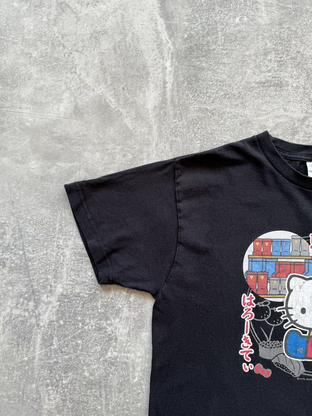 Anime Vintage Hello Kitty 1976, 2009 Sanrio Tee Size US M / EU 48-50 / 2 - 4 Thumbnail