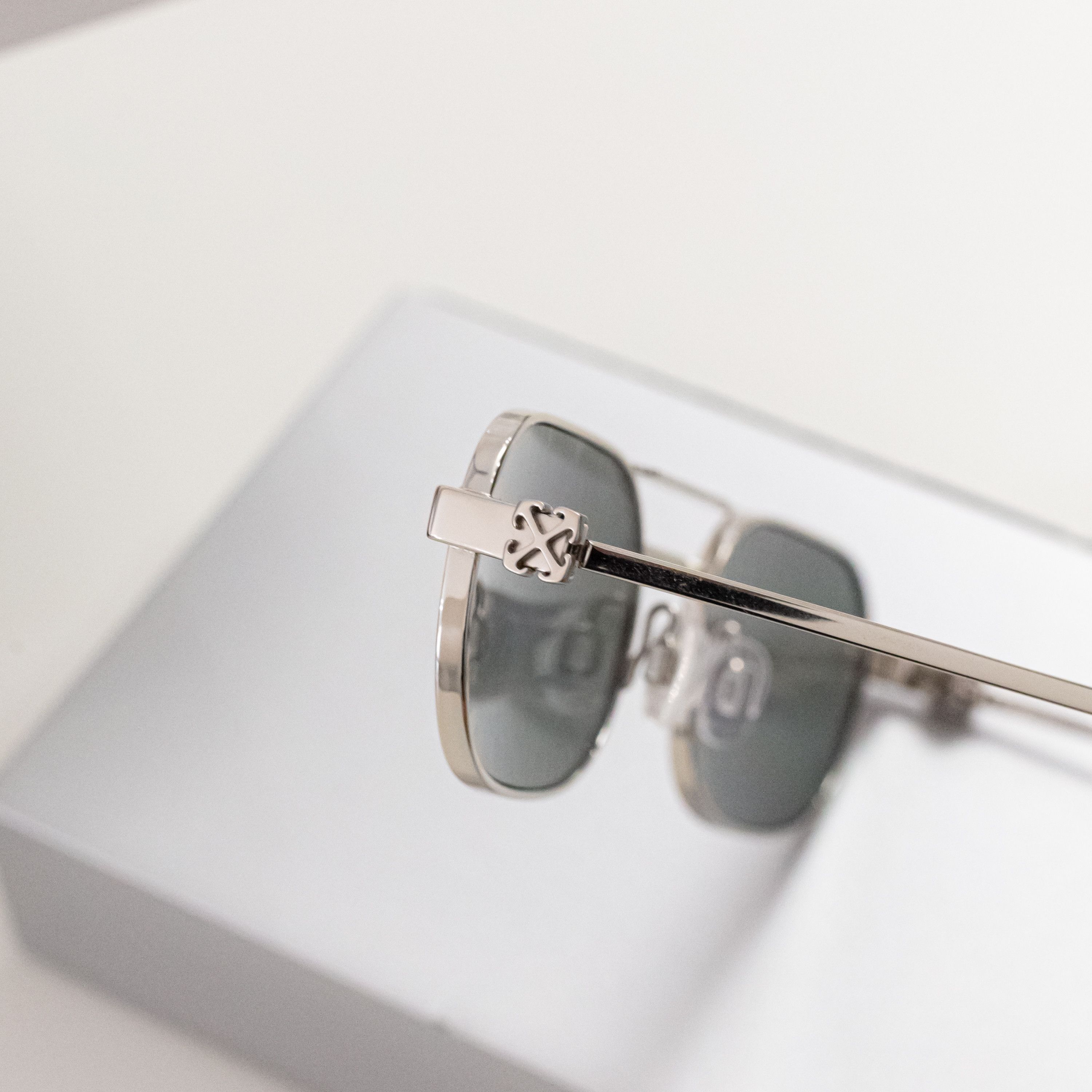 Off-White OFF WHITE OERI123S 17272 Sunglasses Size ONE SIZE - 4 Thumbnail
