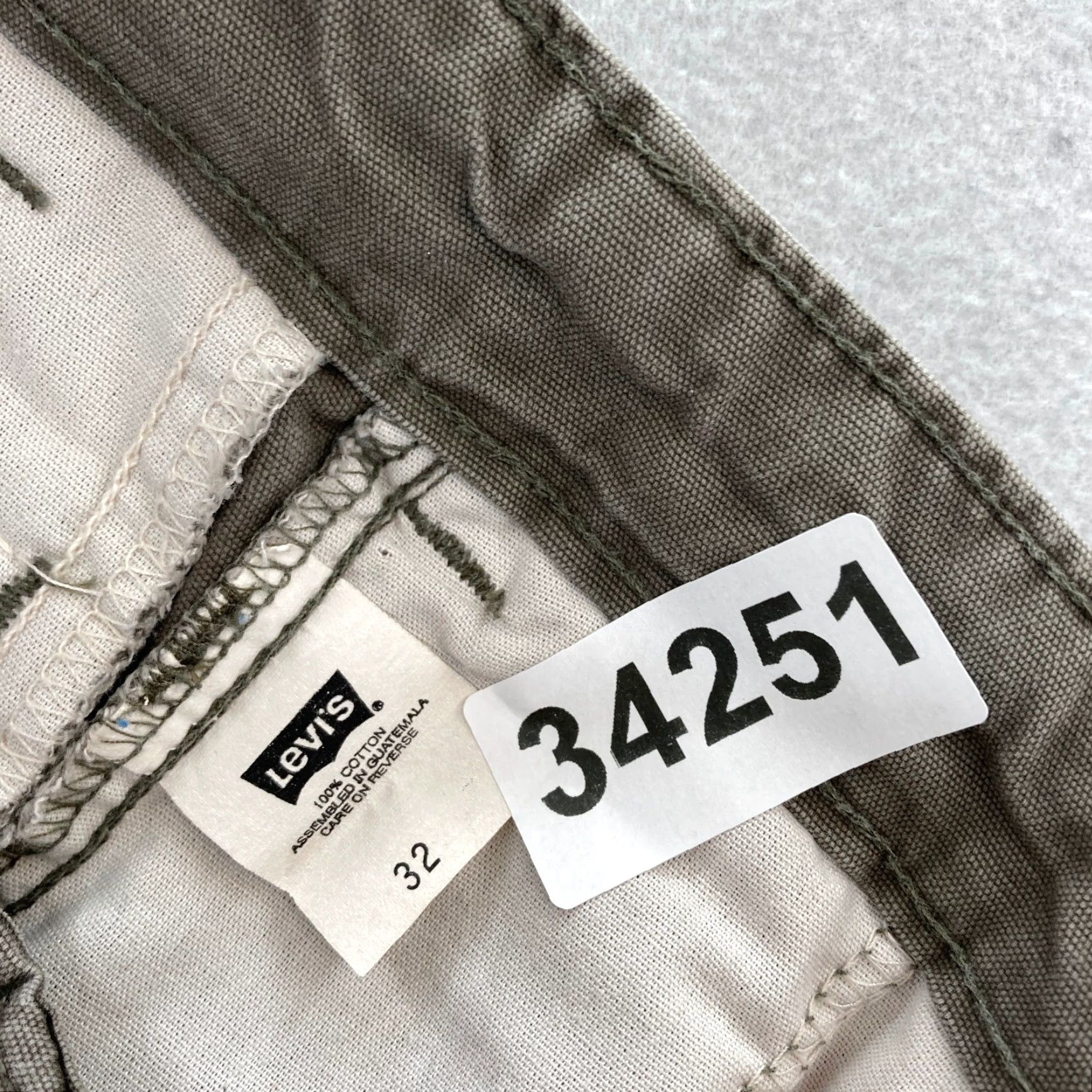 Levi's VINTAGE Levi's Cargo Shorts Men 32 Brown Canvas Relaxed Cargo Pockets 90s Grunge Outdoor Casual Mens Size US 32 / EU 48 - 4 Thumbnail