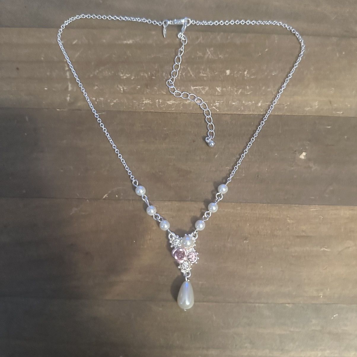 Other Avon Melissa flower, rhinestones and pearls necklace Size ONE SIZE - 2 Thumbnail