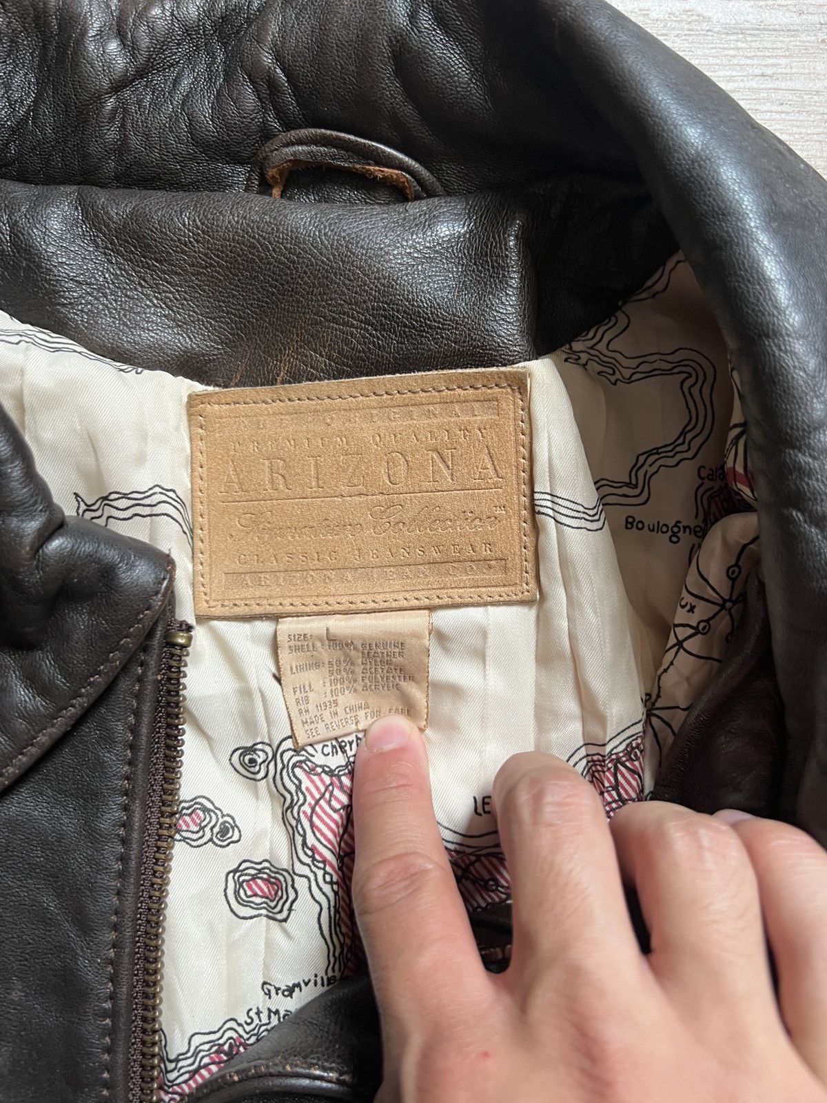 Vintage Vintage leather jacket /Map Size US L / EU 52-54 / 3 - 4 Thumbnail