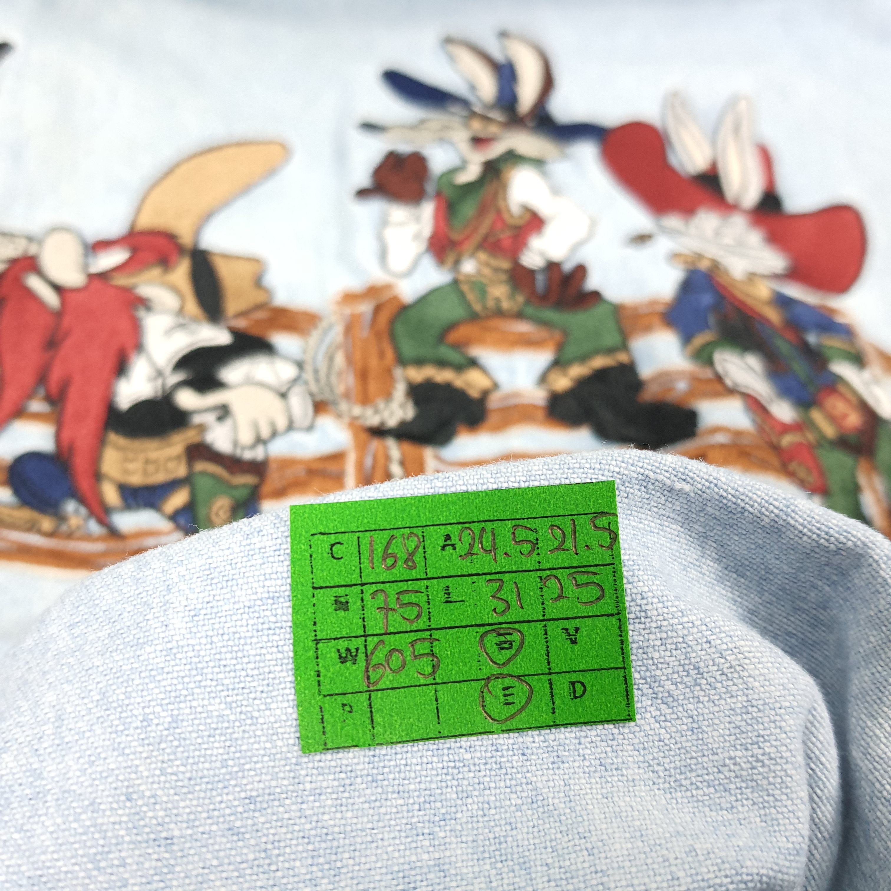 Vintage × Warner Bros Vintage Looney Tunes Classics Wild West Embroidery Shirt Size US L / EU 52-54 / 3 - 9 Thumbnail