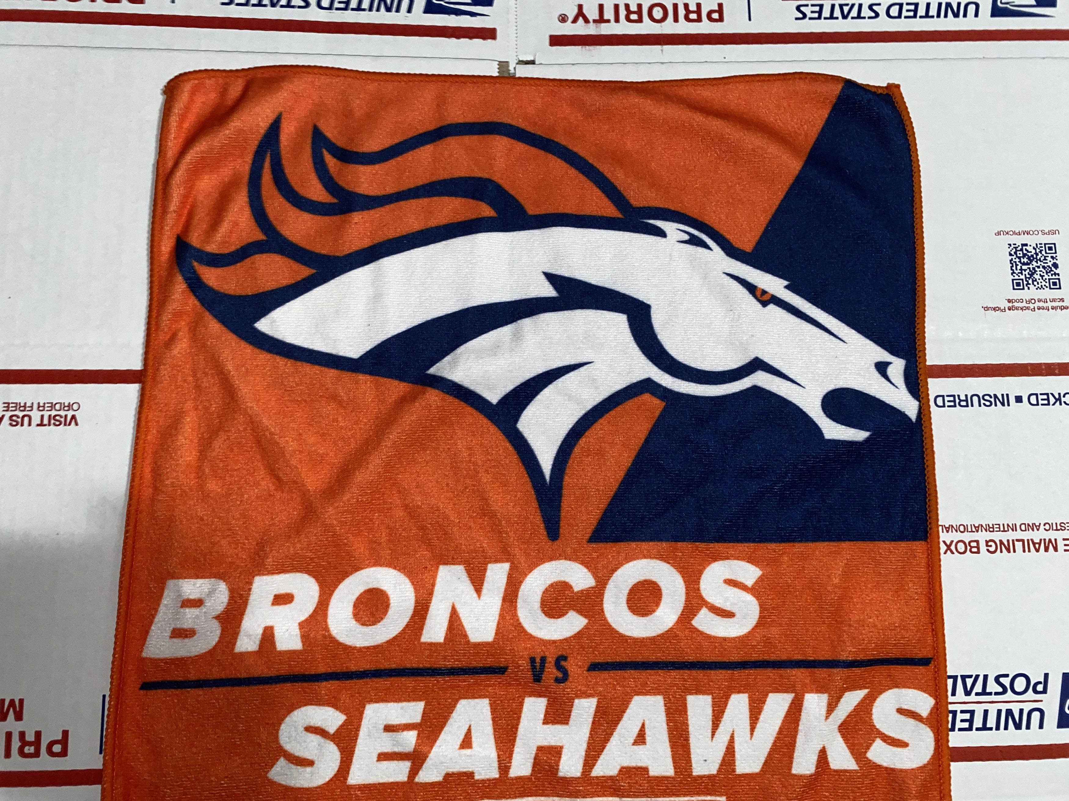 NFL 2018 NFL football game Towel Denver Broncos Seattle Seahawks Size ONE SIZE - 2 Thumbnail