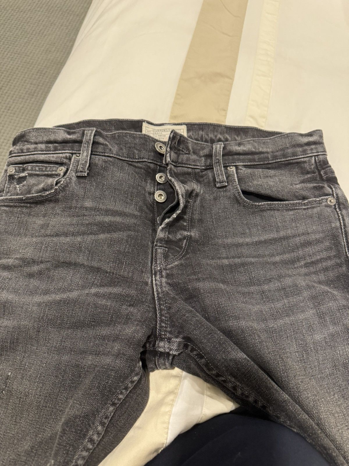 Current/Elliot Straight fit denim in granite. Size US 31 - 4 Thumbnail