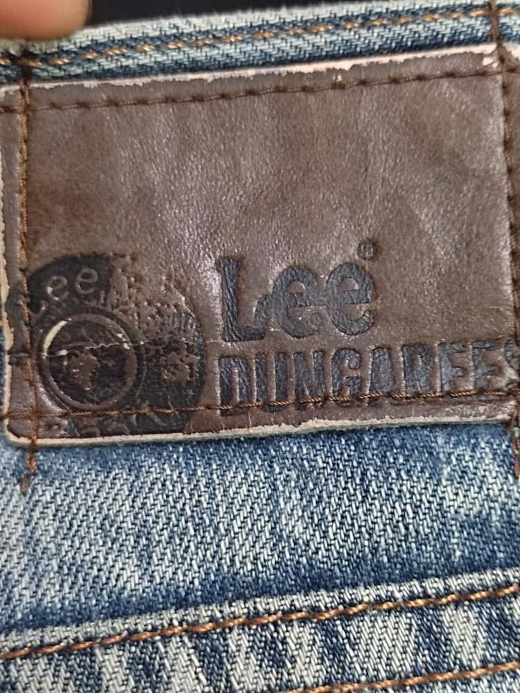 Lee × Vintage VINTAGE LEE DISTRESSED BLUE FADED JEANS Size US 31 - 9 Thumbnail