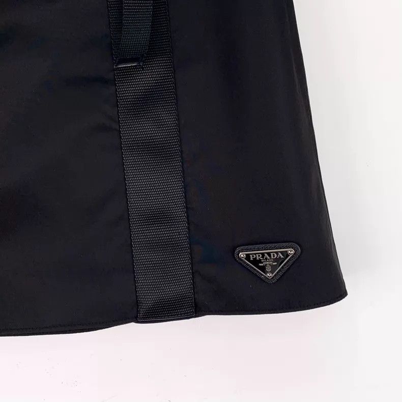 Prada Prada Black triangle nylon casual skirt Size 25" / US 0 / IT 36 - 4 Thumbnail