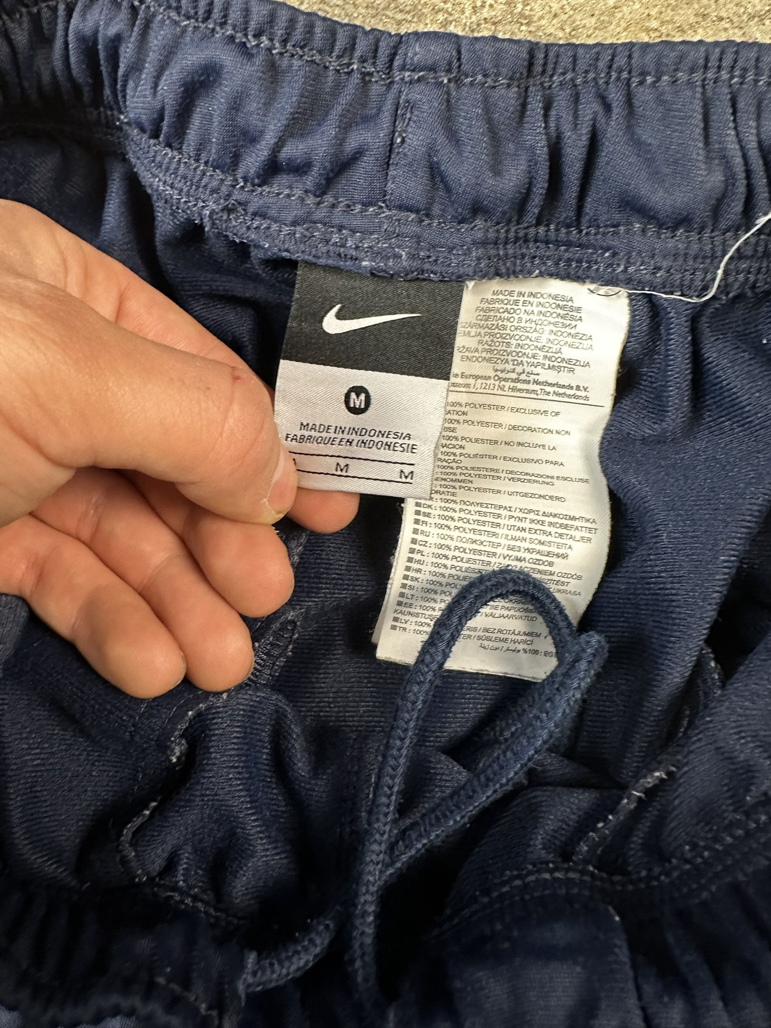 Nike 00s Vintage Nike Nylon Oversized Y2k Trackpants Size US 32 / EU 48 - 6 Thumbnail