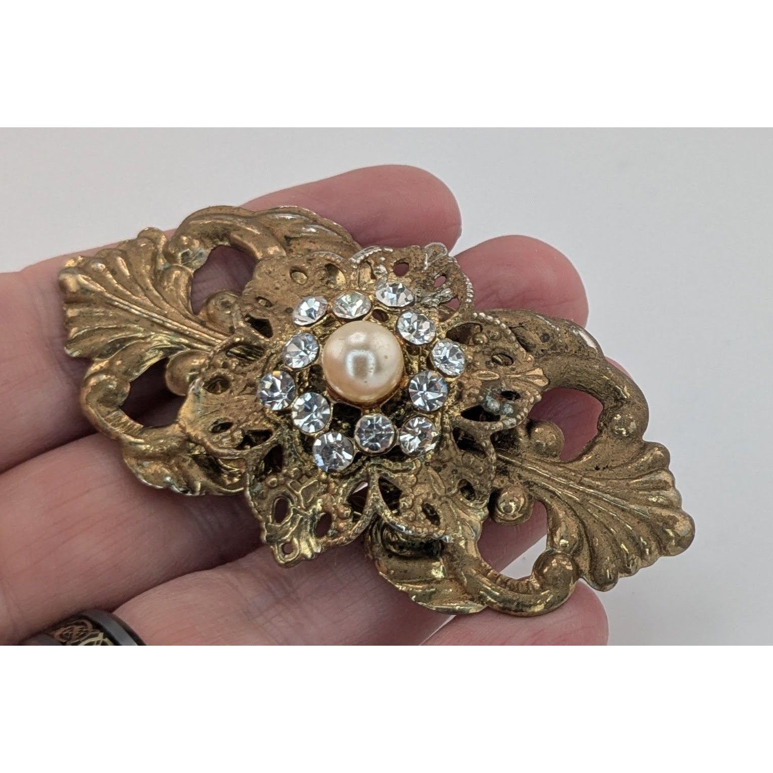 Handmade Vintage Victorian Style Gold Tone Brooch With Crystal Rhines Size ONE SIZE - 2 Thumbnail