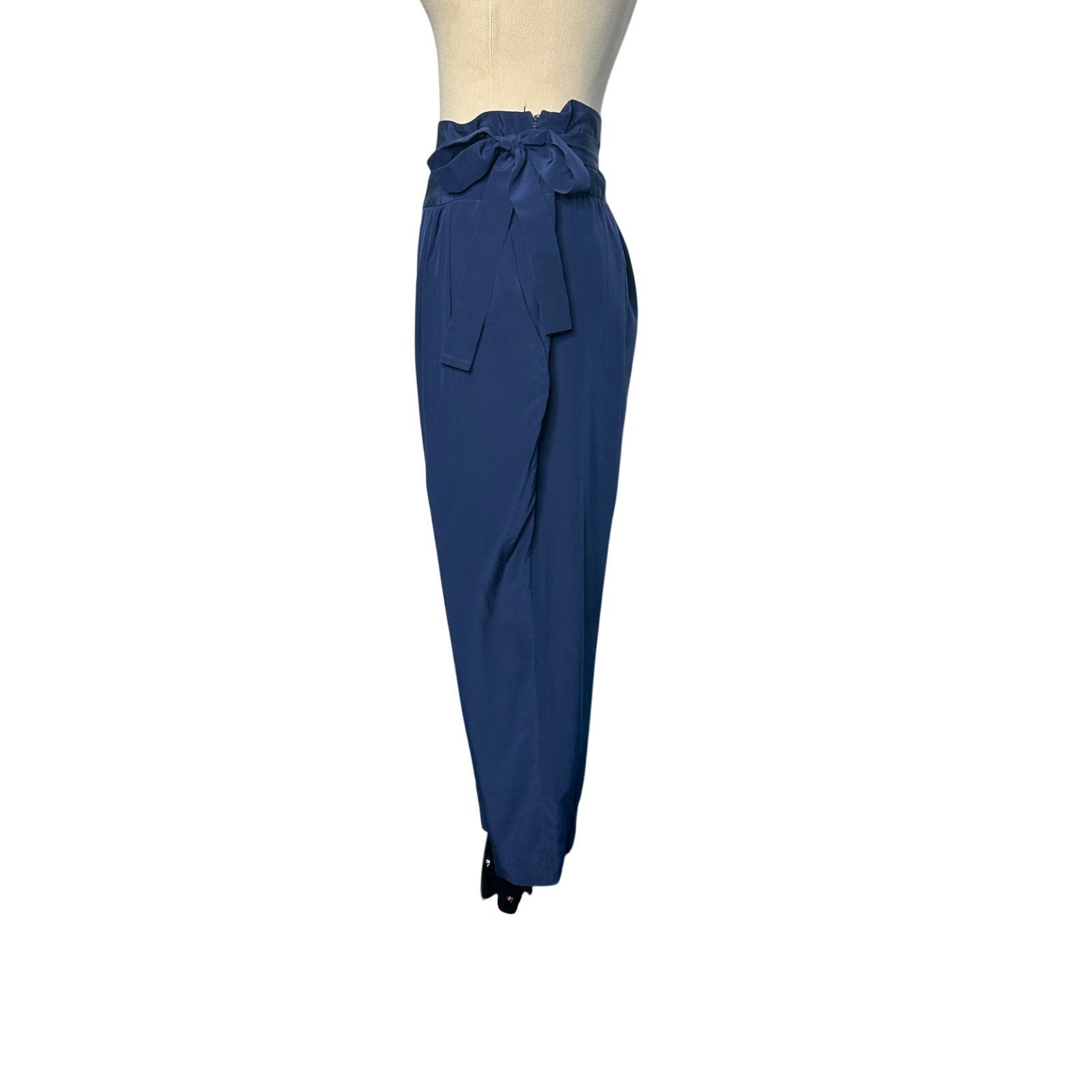 Diane von Furstenberg Diane Von Furstenbert Keaka navy crop pleated pants size 6 Size 28" / US 6 / IT 42 - 18 Thumbnail
