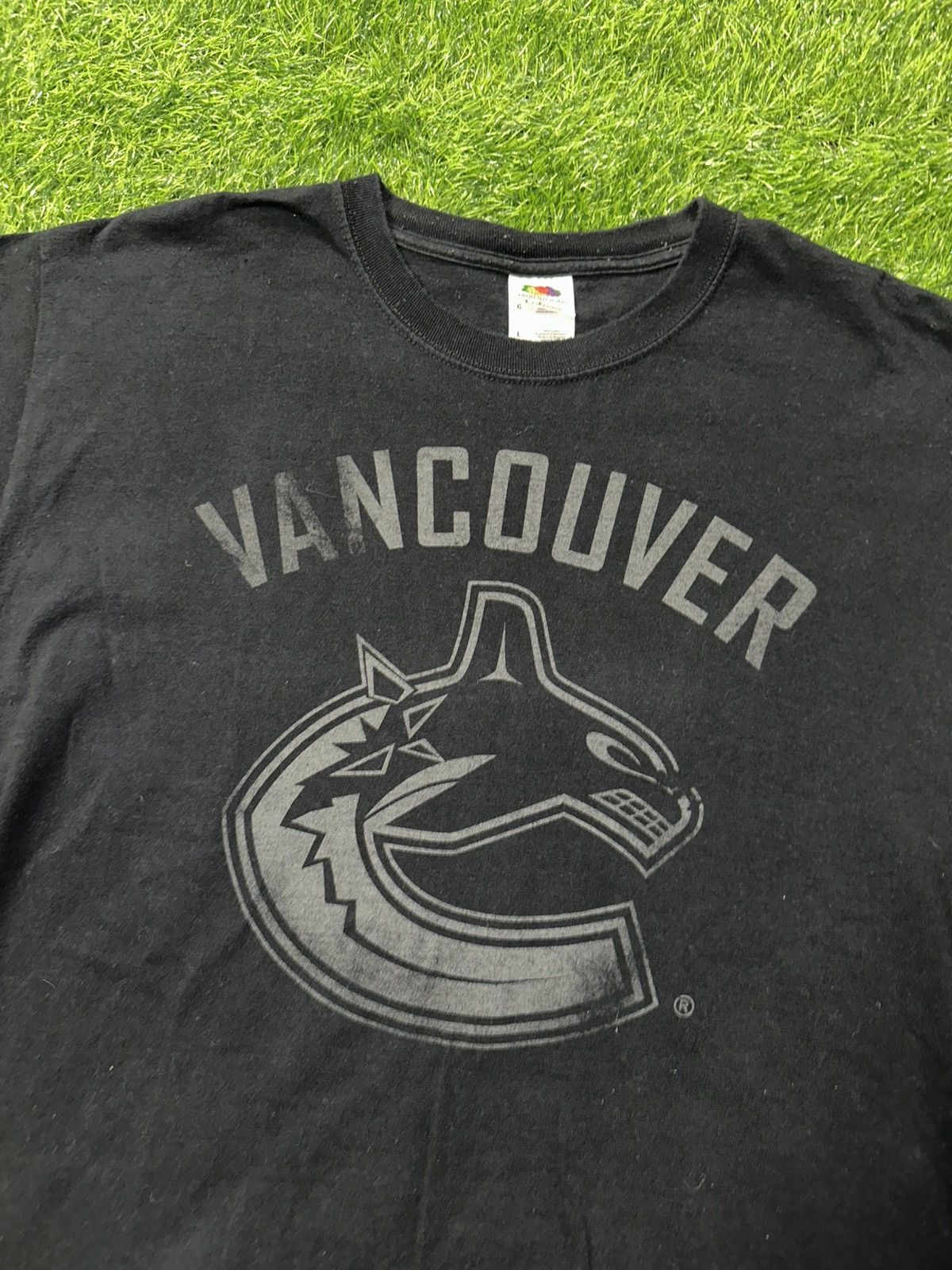 NHL Vancouver Canucks Tee Shirt Size Large Size US L / EU 52-54 / 3 - 3 Thumbnail