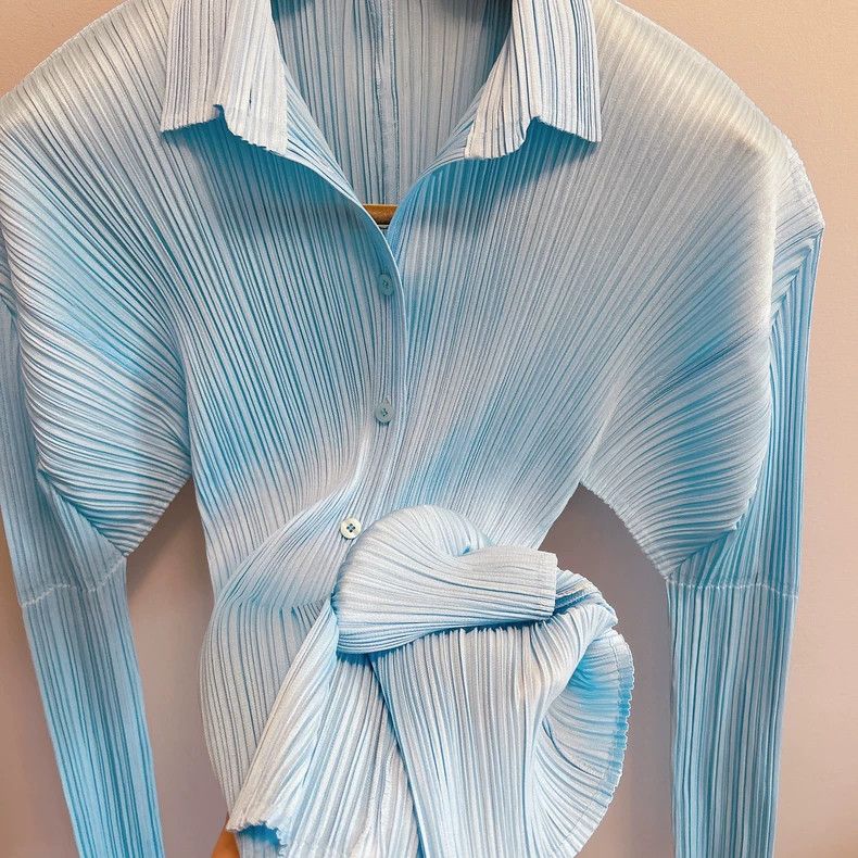 Issey Miyake Issey Miyake size:4 Blue cardigan Size XS / US 0-2 / IT 36-38 - 1 Thumbnail