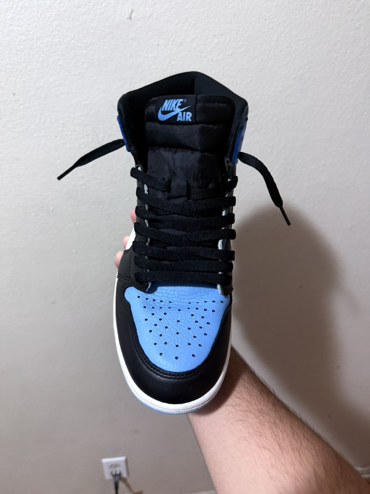 Jordan Brand × Nike Jordan 1 UNC toe Size US 10.5 / EU 43-44 - 4 Thumbnail