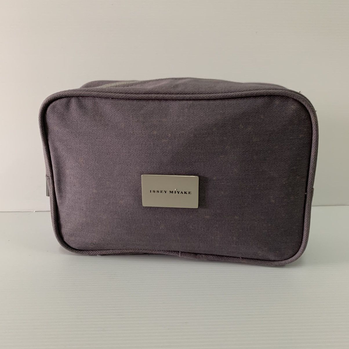 Issey Miyake Issey Miyake Clutch Makeup Bag Size ONE SIZE - 3 Thumbnail