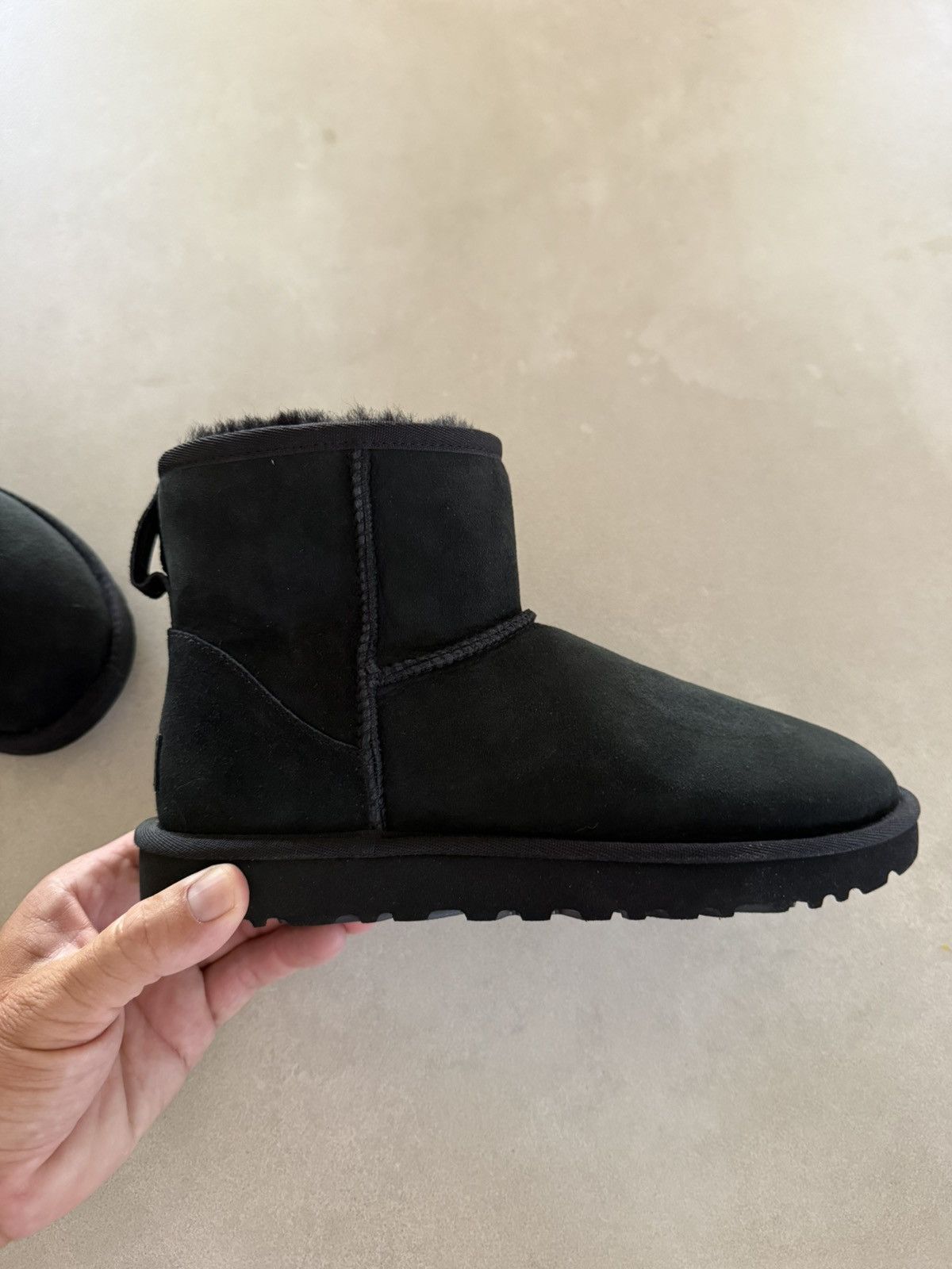 Ugg UGG women’s size 7 short boot - black Size US 7 / IT 37 - 1 Thumbnail