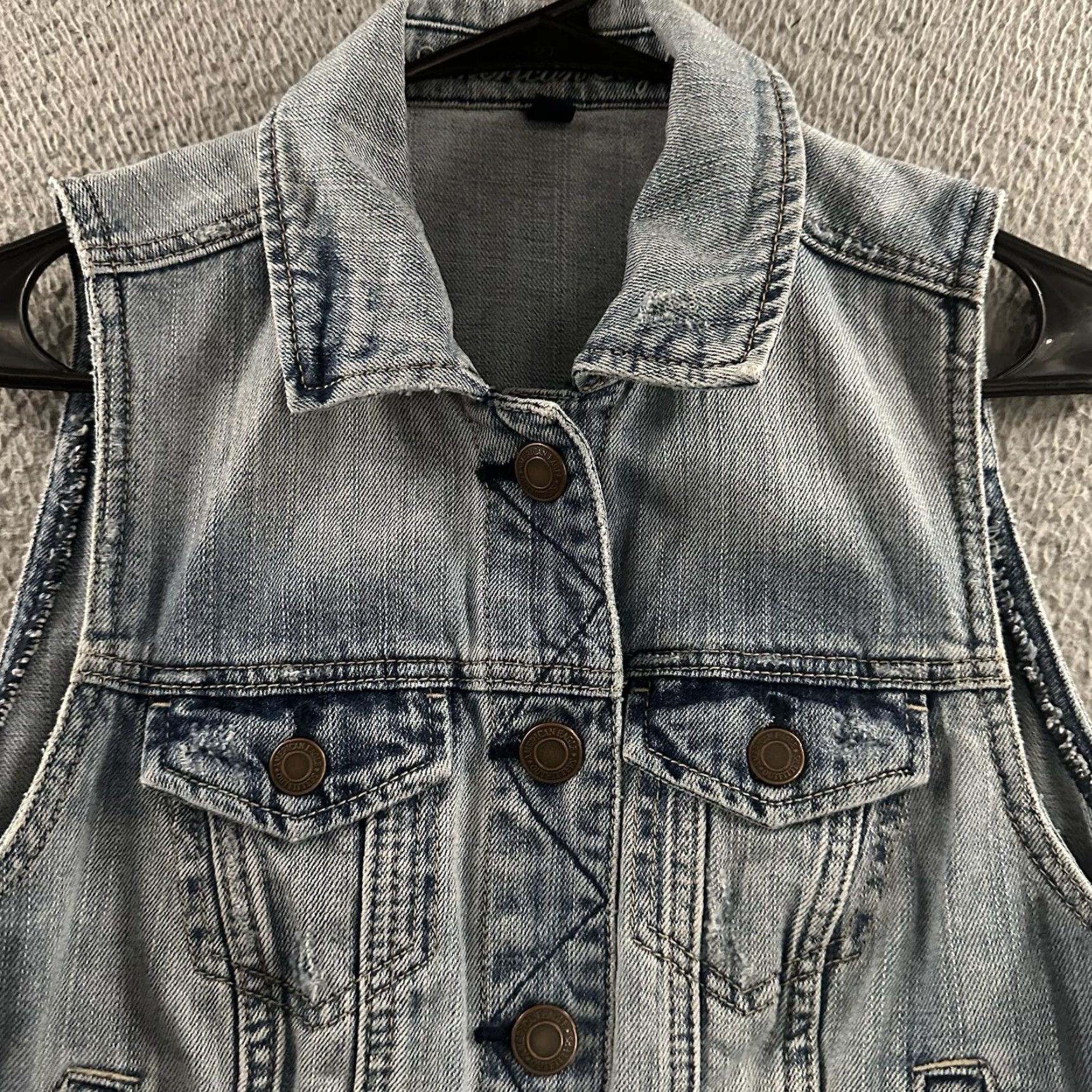 American Eagle Outfitters VINTAGE American Eagle Womens Denim Vest Blue Size Medium Button 100% Cotton Size M / US 6-8 / IT 42-44 - 2 Thumbnail