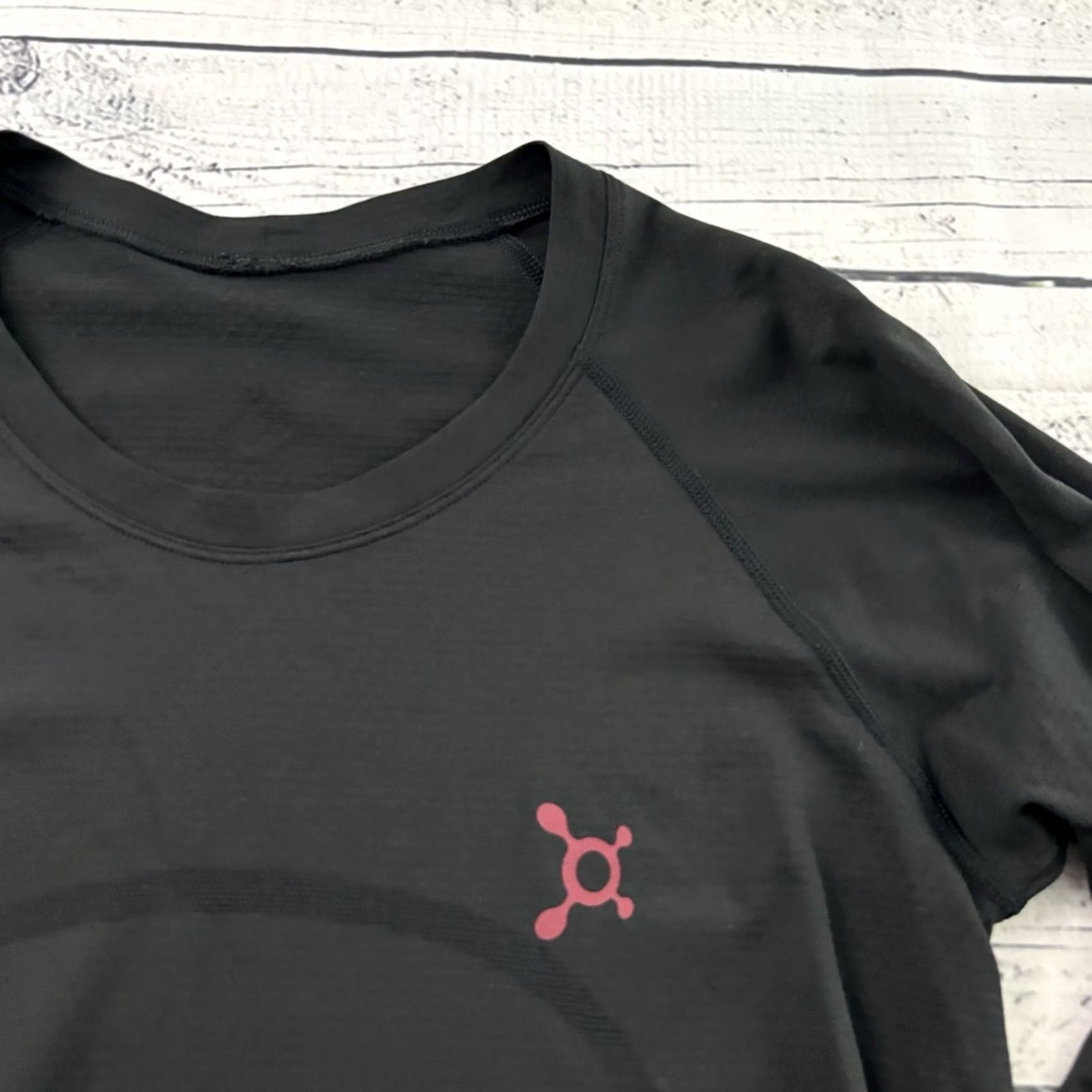 Lululemon Lululemon Swiftly Tech Long Sleeve Athletic Top Women's 8 Black Orange Theory Swiftly Tech Shirt Womens 8 Black Size M / US 6-8 / IT 42-44 - 2 Thumbnail