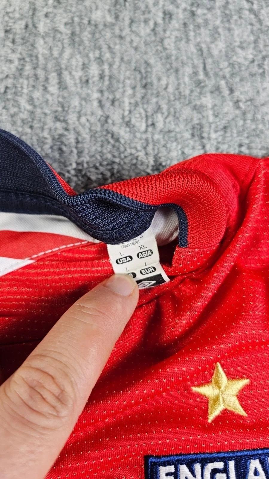 Umbro Umbro England 2004-06 Away Jersey Red Euro 2004 World Cup L Size US L / EU 52-54 / 3 - 6 Thumbnail