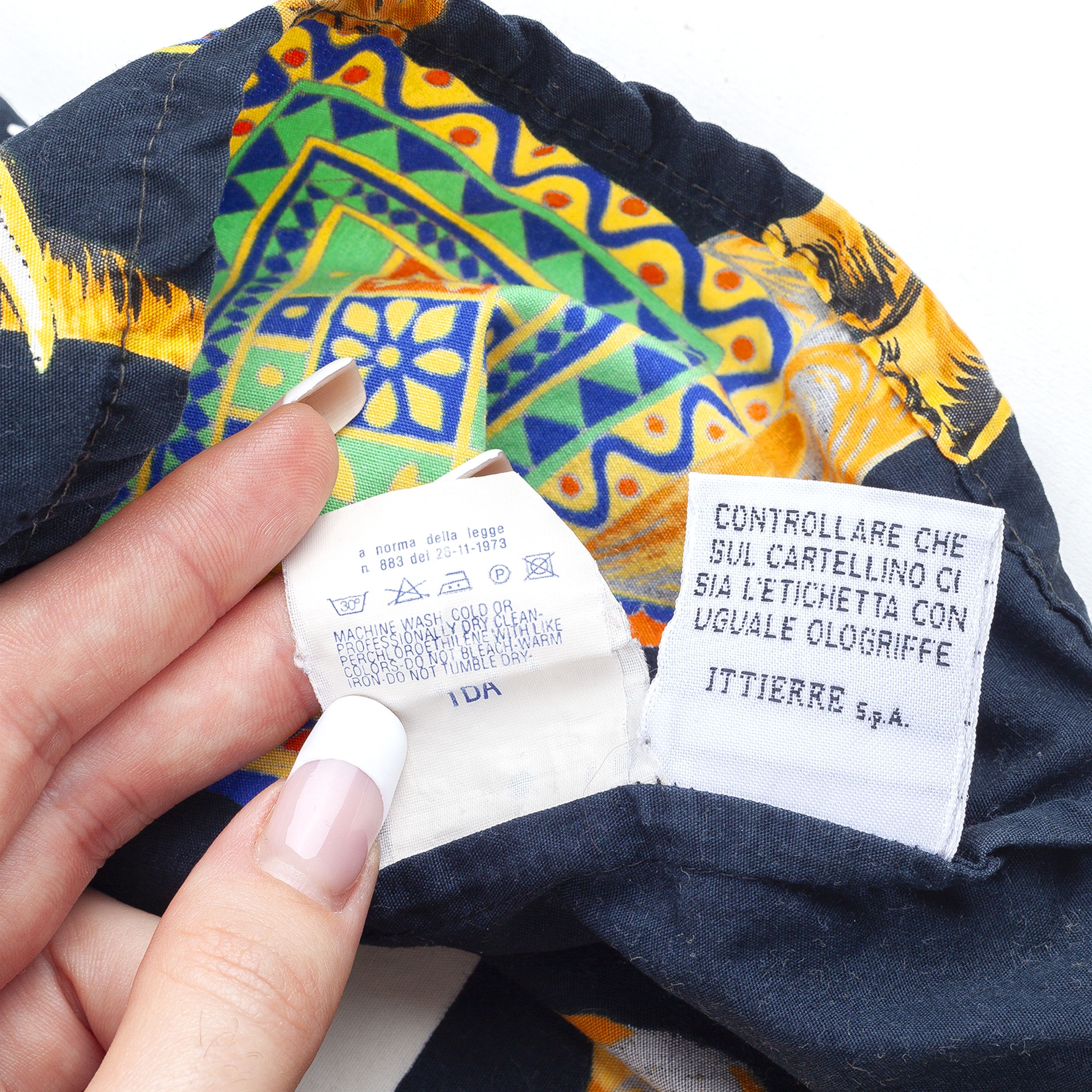 Moschino Versace Jeans Couture Vintage Elephant Button Up Shirt (L) Size US L / EU 52-54 / 3 - 5 Thumbnail