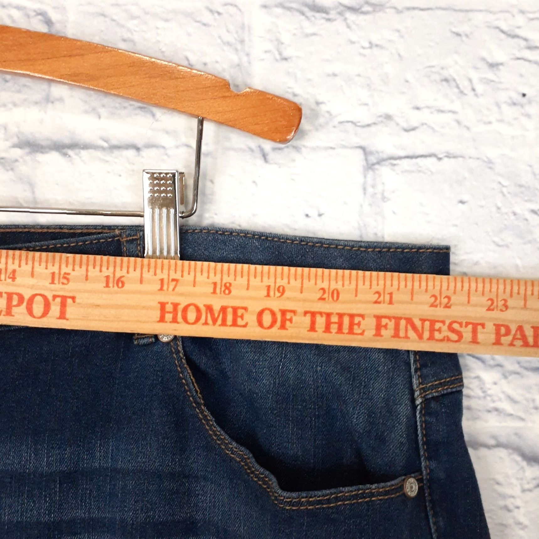 Vintage Cato Jeans 22W Denim Regular Women Cropped Stretch High Rise Blue Fringe Raw Hem Distressed Denim Size 40" / US 18 - 3 Thumbnail