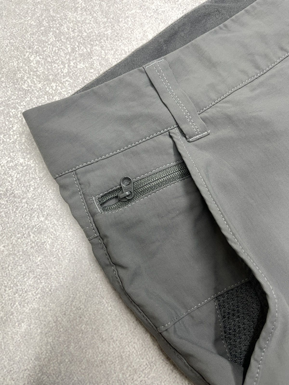 Berghaus Mens Berghaus Nylon Cargo Pants Grey Outdoor Gorpcore Size L Size US 34 / EU 50 - 10 Thumbnail