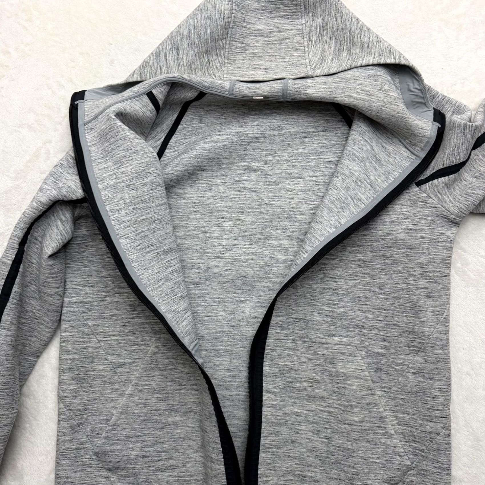 Lululemon Lululemon Jacket Hoodie Tech Mens XL Gray Full Zip Up Athleisure Performance Hoodie Black? Size US L / EU 52-54 / 3 - 7 Thumbnail