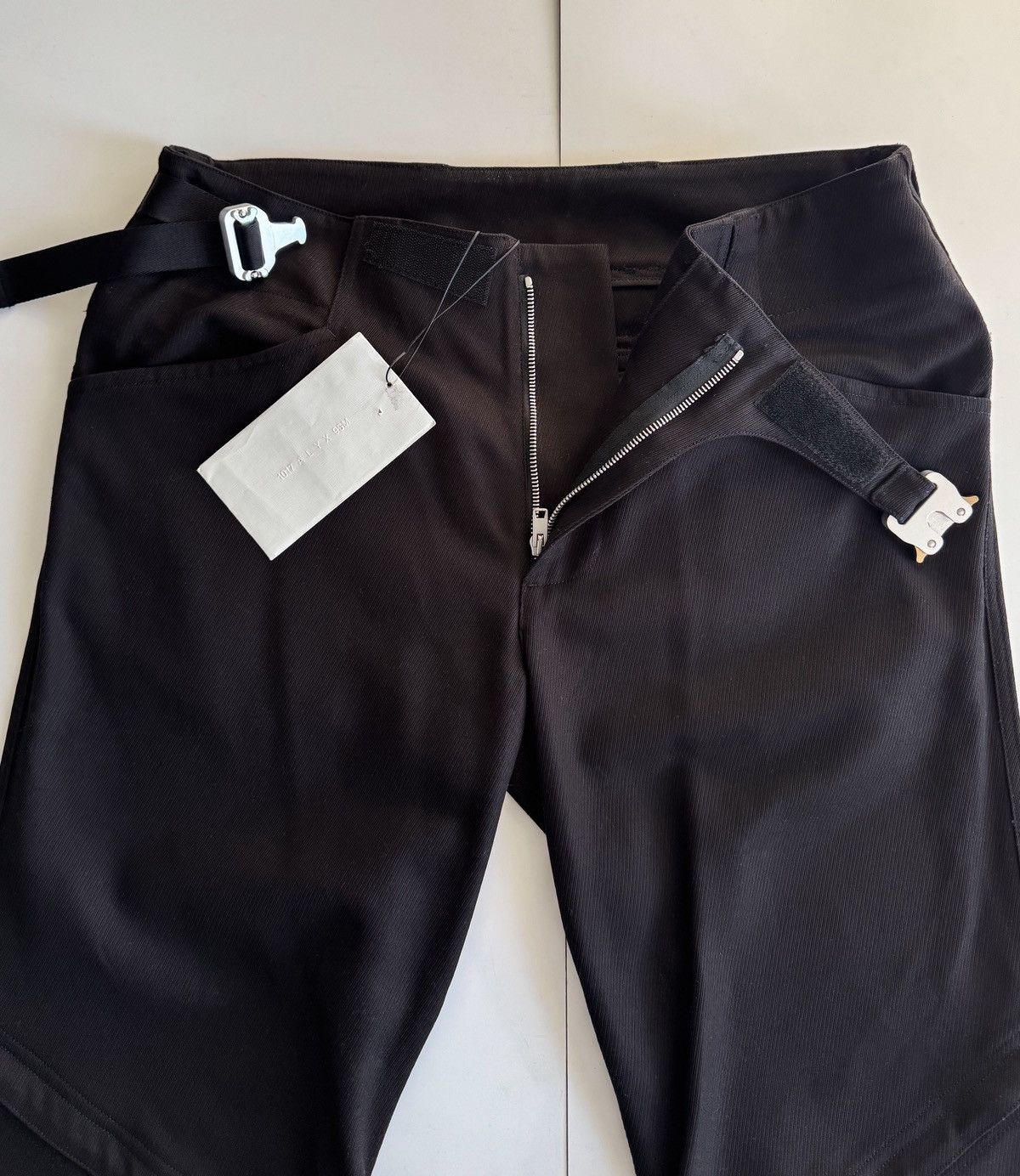 1017 ALYX 9SM 1017 ALYX 9SM Crescent Zip Pants Black cotton made in Italy Size US 36 / EU 52 - 5 Thumbnail