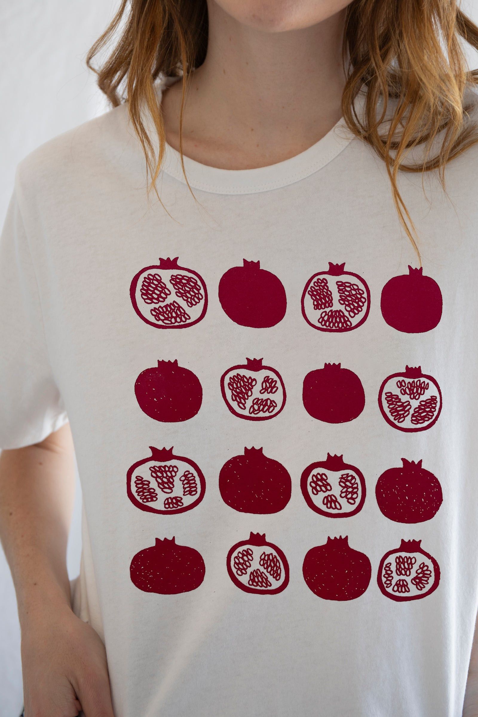 Designer × The Unbranded Brand Pomegranate T-Shirt, Fruit Shirt, Gardening Gift Size M / US 6-8 / IT 42-44 - 4 Thumbnail