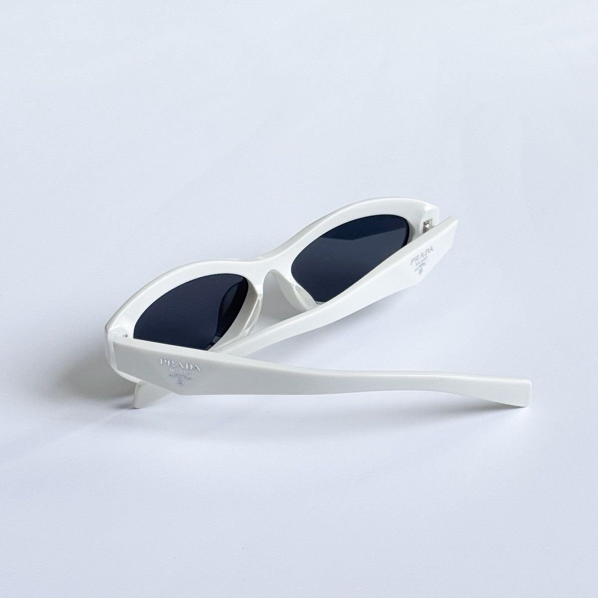 Prada Oval-Frame Sunglasses Size ONE SIZE - 4 Thumbnail