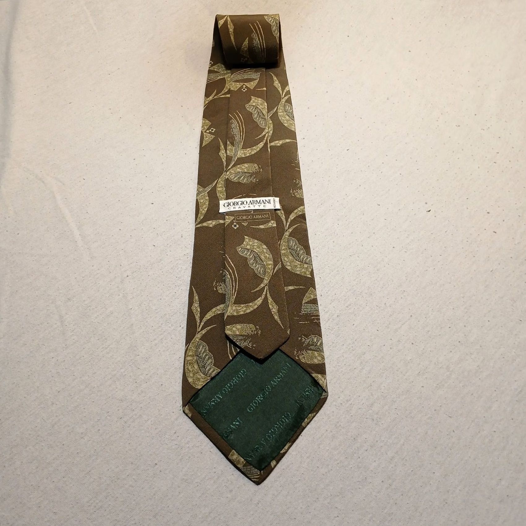 Giorgio Armani Giorgio Armani Tie Green Geometric 56" Silk 3.75" Adjustable Men’s Italy Designer Ballpark Brand Category: Tie (One word not included) Size ONE SIZE - 3 Thumbnail