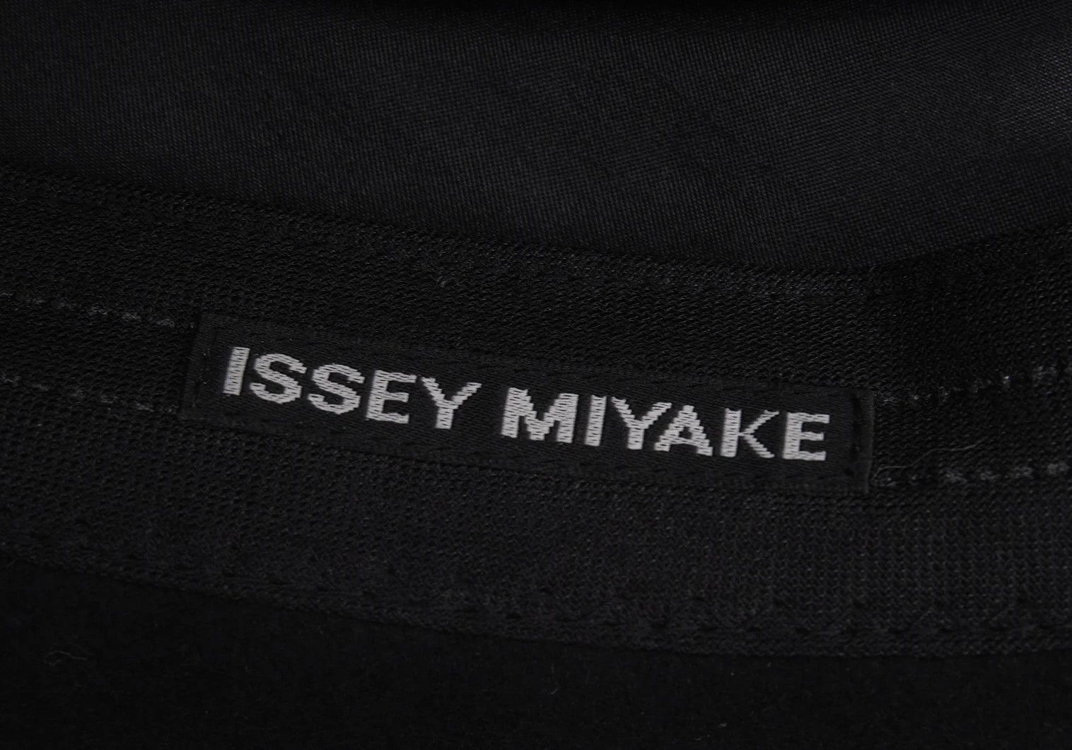 Issey Miyake Wool-Poly Color Block Hat in Black and Gray Size ONE SIZE - 10 Thumbnail