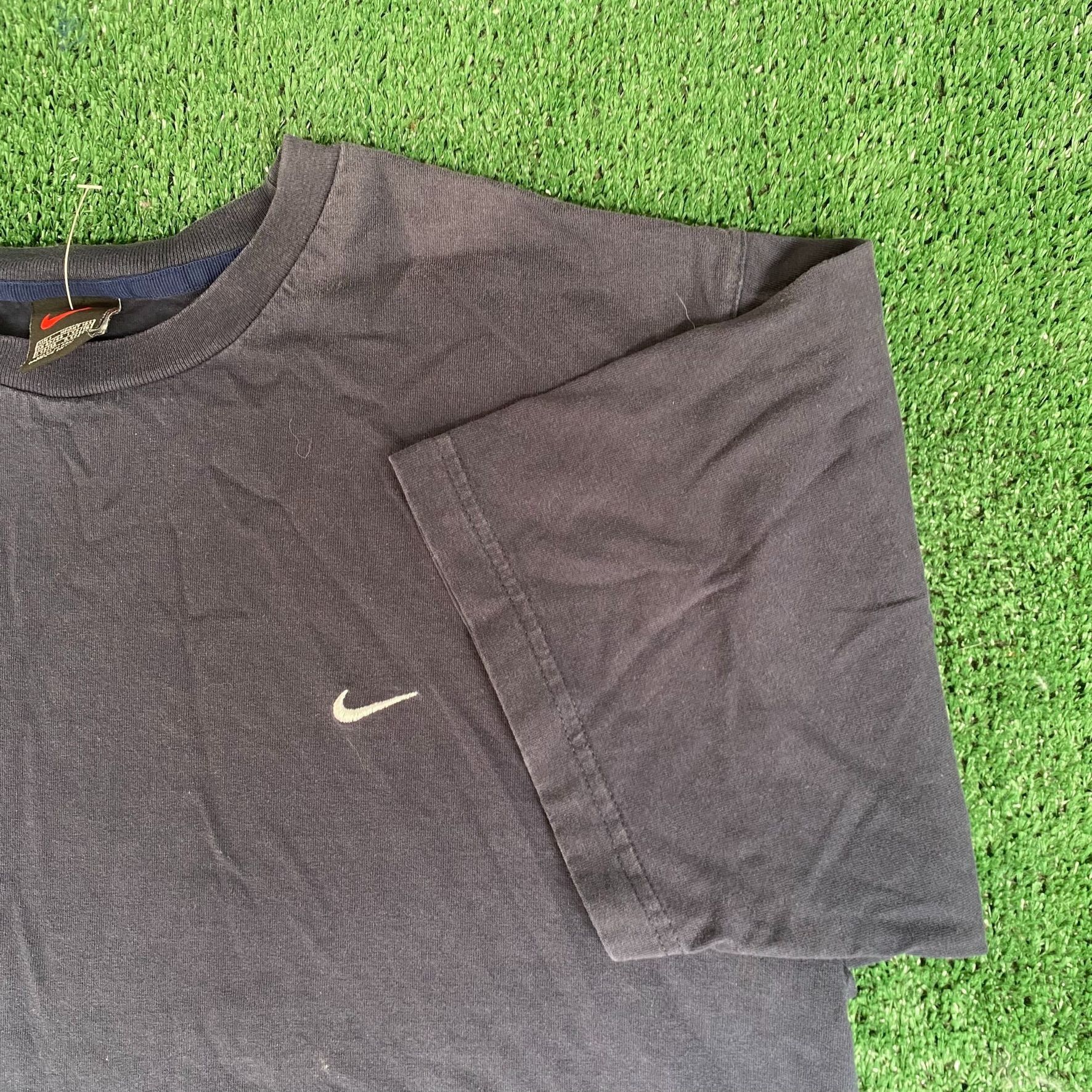 Nike Vintage Y2K Nike Logo Shirt Navy Off Center Swoosh Gym Tee Size US L / EU 52-54 / 3 - 2 Thumbnail
