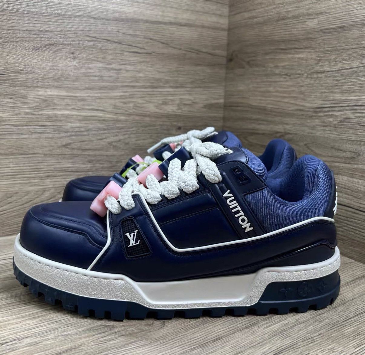 Louis Vuitton Louis Vuitton Trainer Valentine's Day Sneakers J41 Size US 9.5 / EU 42-43 - 1 Thumbnail