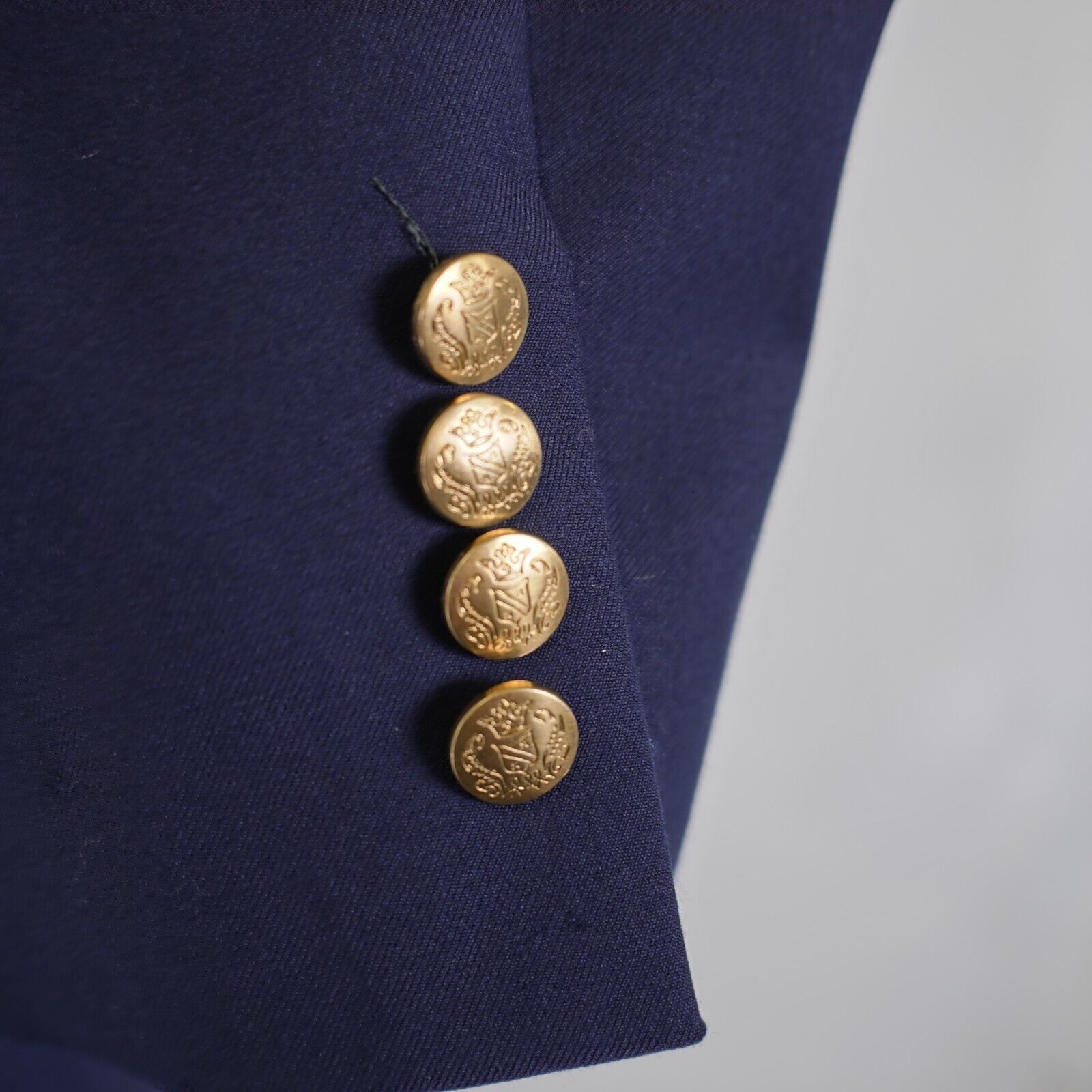 Jos. A. Bank Jos A Bank Signature Wool Blue 2 Gold Button Blazer 46R Tagg Size 46R - 3 Thumbnail