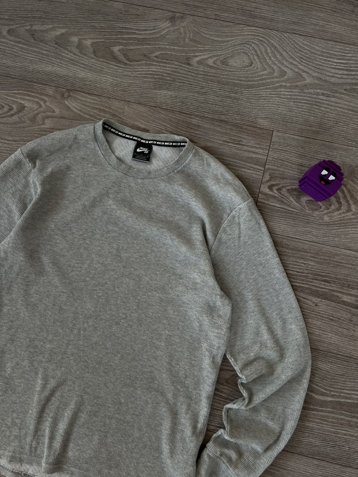 Nike SB Nike SB Gray Knitted Sleeve Logo Towel Cotton Long Sleeve Size US M / EU 48-50 / 2 - 2 Thumbnail