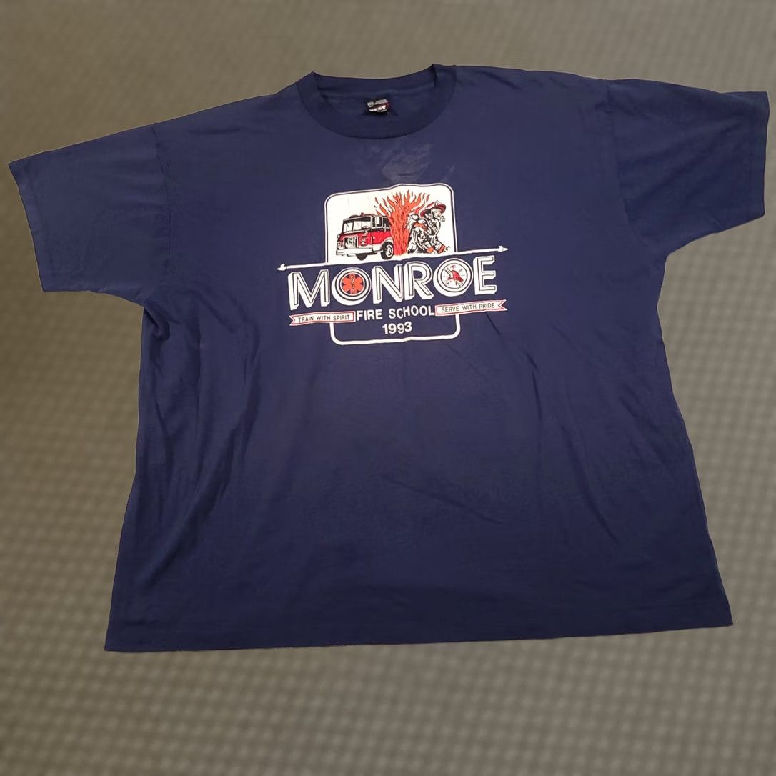 Fruit Of The Loom VINTAGE Monroe Fire School Shirt Mens 3XL Blue 1993 90s Tee Firefighter Graphic USA T-Shirt Size US XXL / EU 58 / 5 - 1 Thumbnail