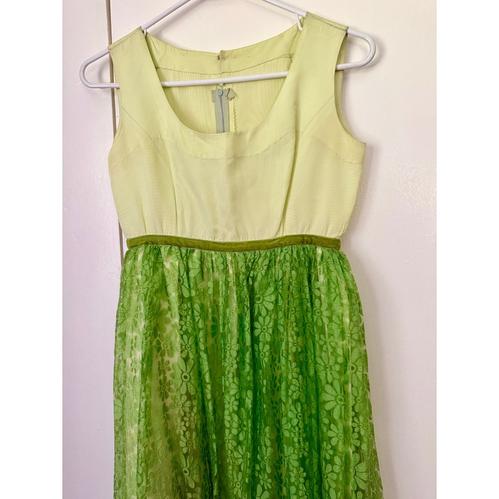 Vintage Vintage 50's/60's Bright Lime Green Daisy Lace Maxi Dress XS Size XS / US 0-2 / IT 36-38 - 8 Thumbnail