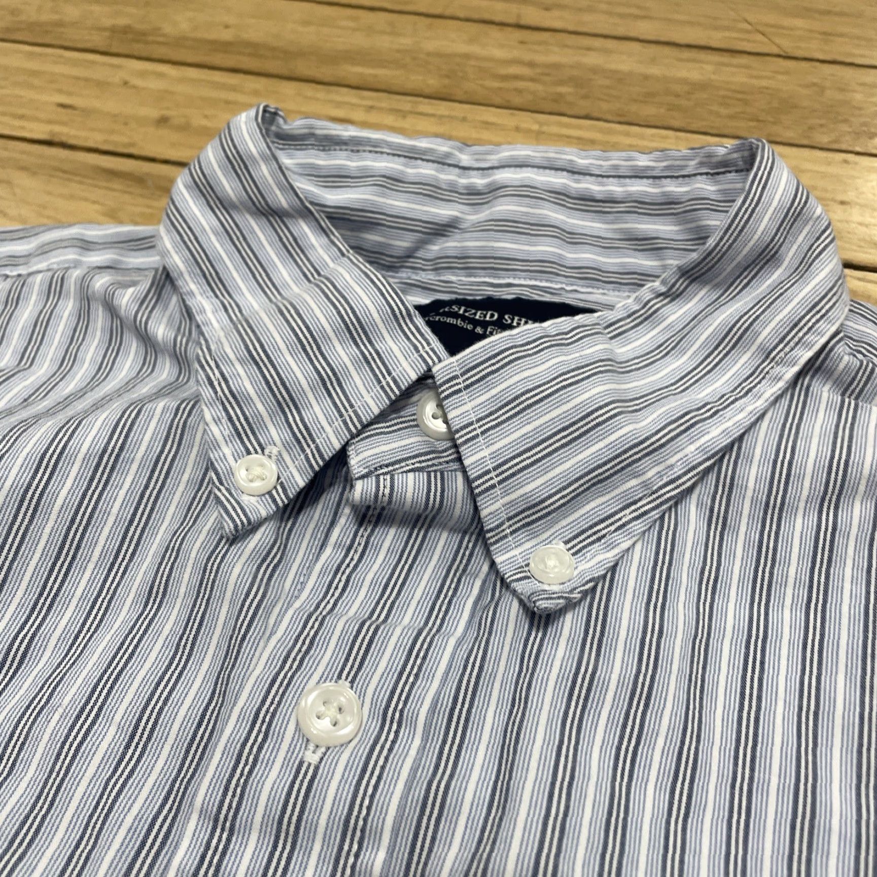 Abercrombie & Fitch VINTAGE Abercrombie & Fitch 90s Oversized Shirt Mens XS Blue Striped Long Sleeve Button-Up 42" Casual Mens Blue Striped Shirt Size US XS / EU 42 / 0 - 3 Thumbnail