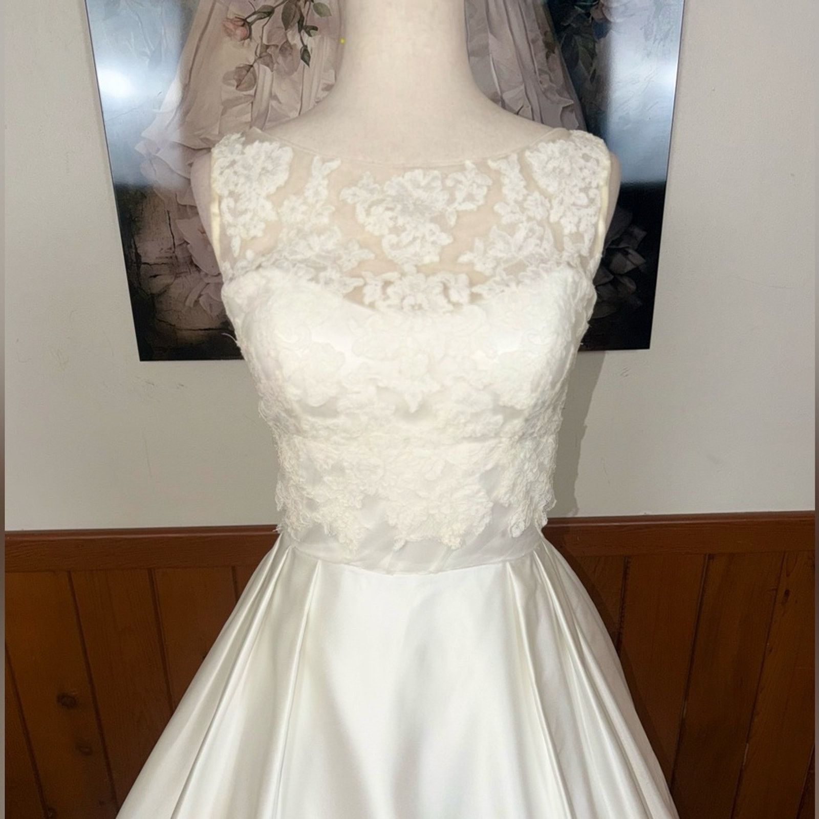 Other Stunning Liz Fields LO-VE-LA Satin Wedding Gown Size L / US 10 / IT 46 - 3 Thumbnail