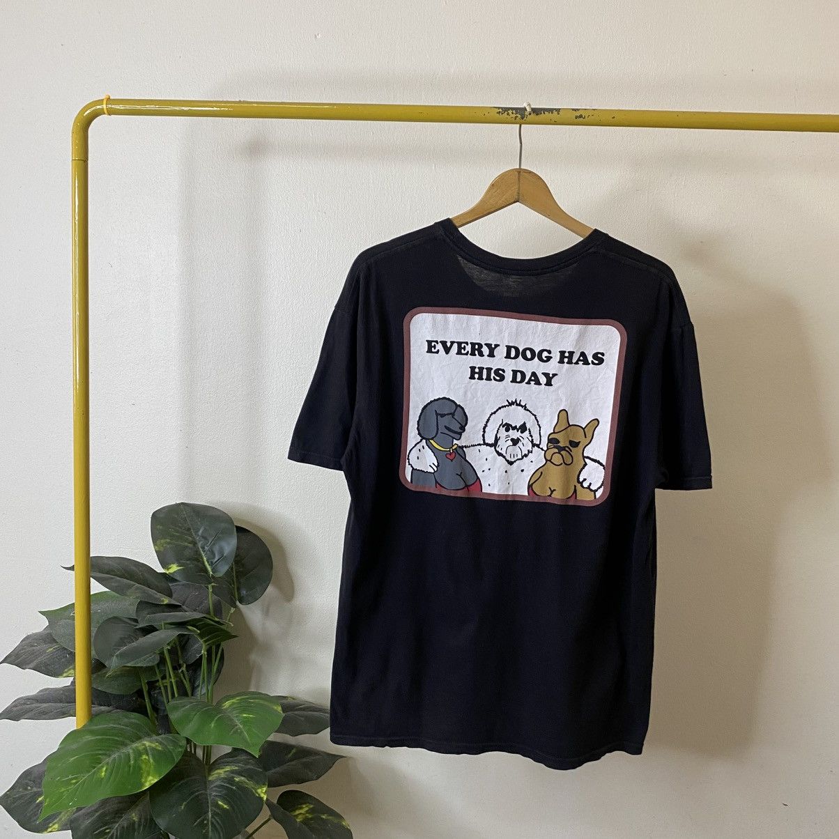 Vintage Y2k Dog Limited Every Dog Has His Days Streetwear T Shirt Size US L / EU 52-54 / 3 - 1 Thumbnail