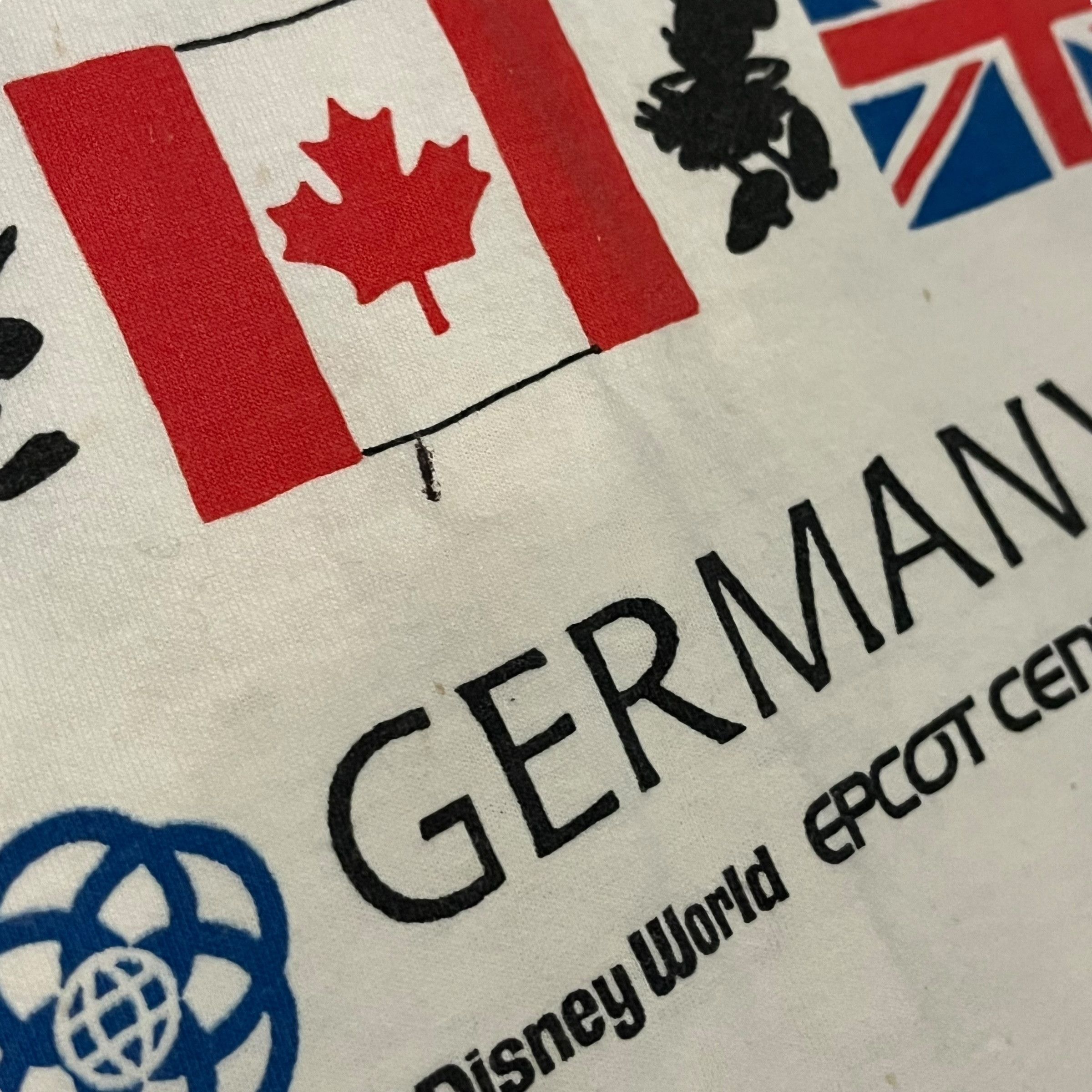 Disney VINTAGE Disney Designs EPCOT Flags of the World T Shirt Size US XL / EU 56 / 4 - 5 Thumbnail