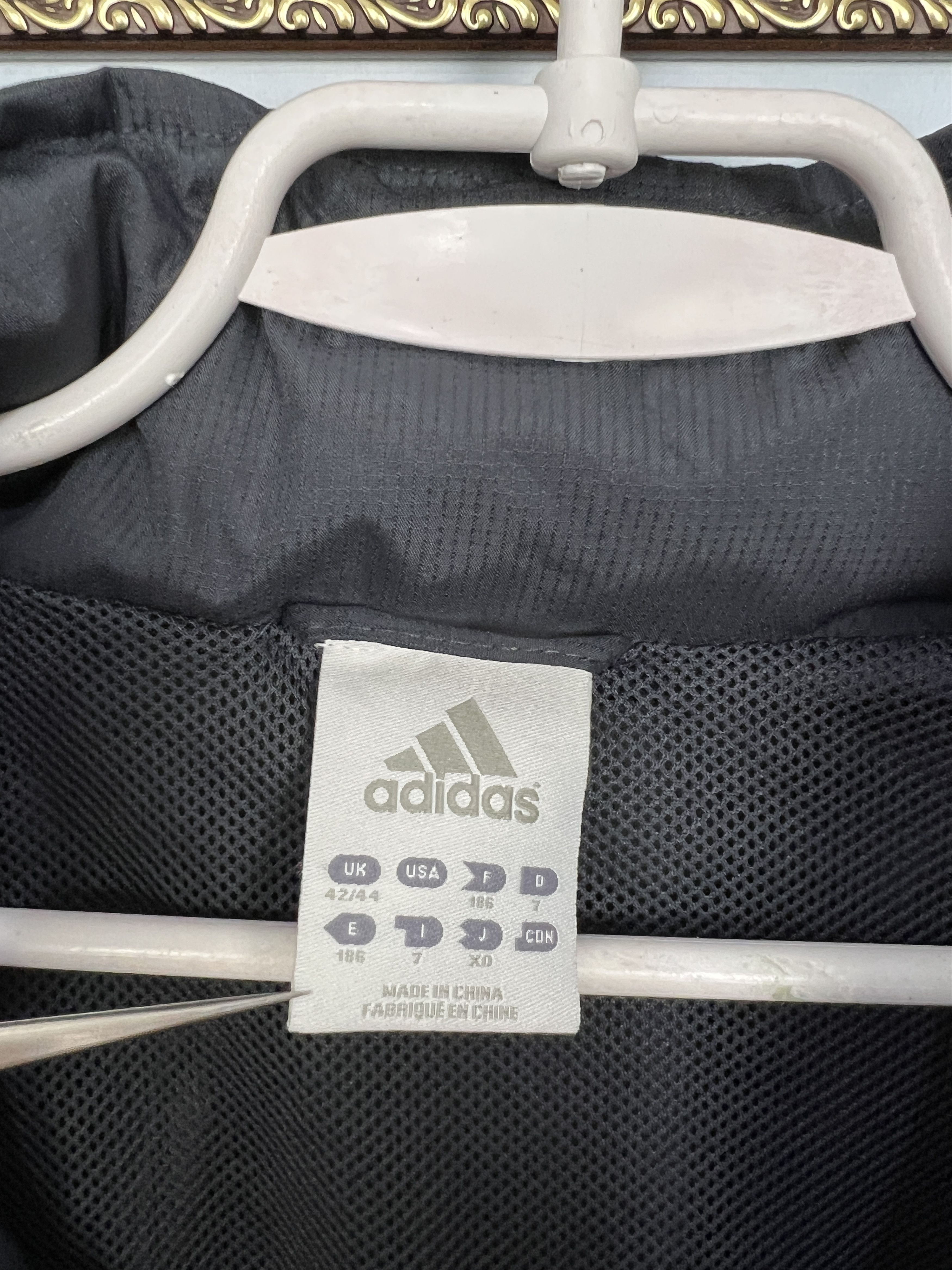 Adidas Vintage Adidas Liverpool Football Jacket Track Top Hooded Size US L / EU 52-54 / 3 - 9 Thumbnail