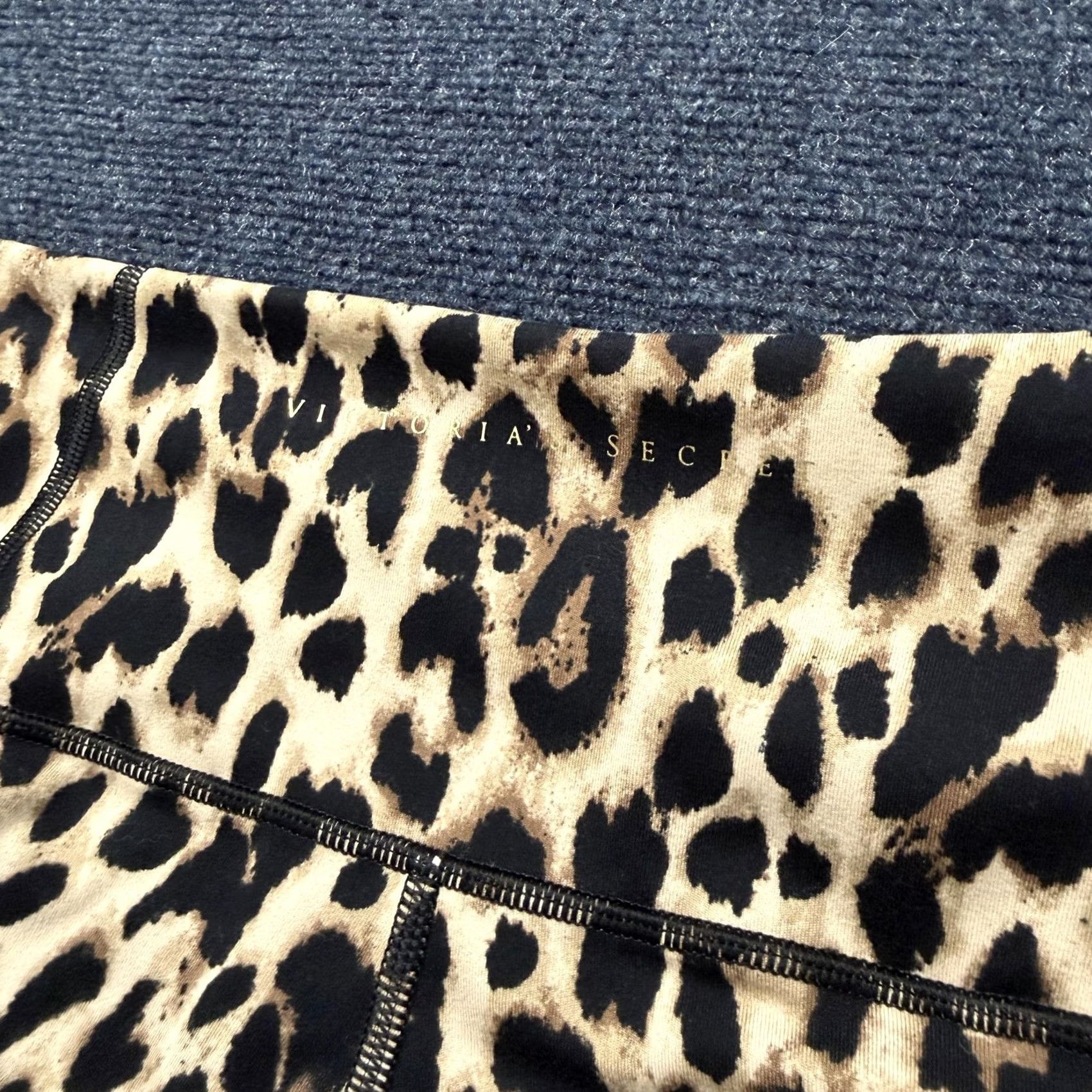 Victoria's Secret Victoria's Secret Leggings Womens M Brown Leopard Cropped Pockets Yoga Gym Leggings Size 42" / US 20 - 3 Thumbnail