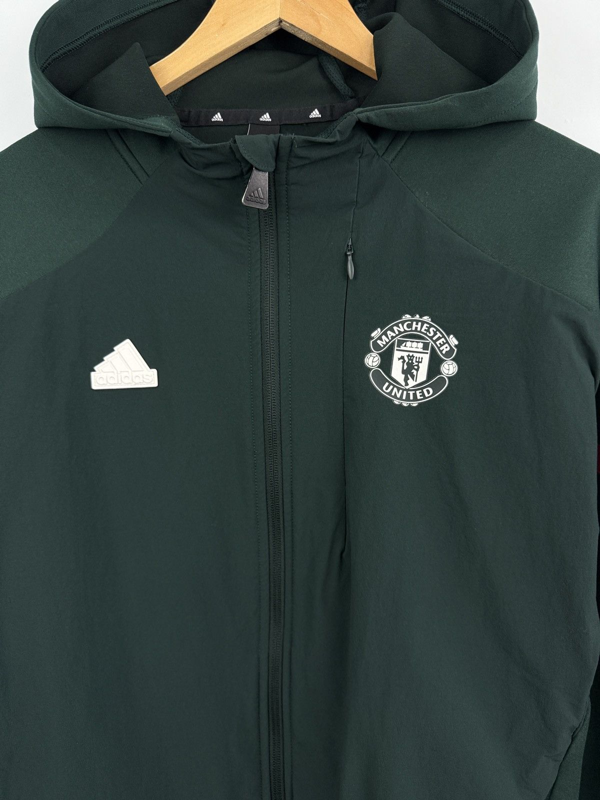 Adidas 🏴󠁧󠁢󠁥󠁮󠁧󠁿 2023 Adidas Manchester United Soccer Jacket Rare Hype Size US S / EU 44-46 / 1 - 9 Thumbnail
