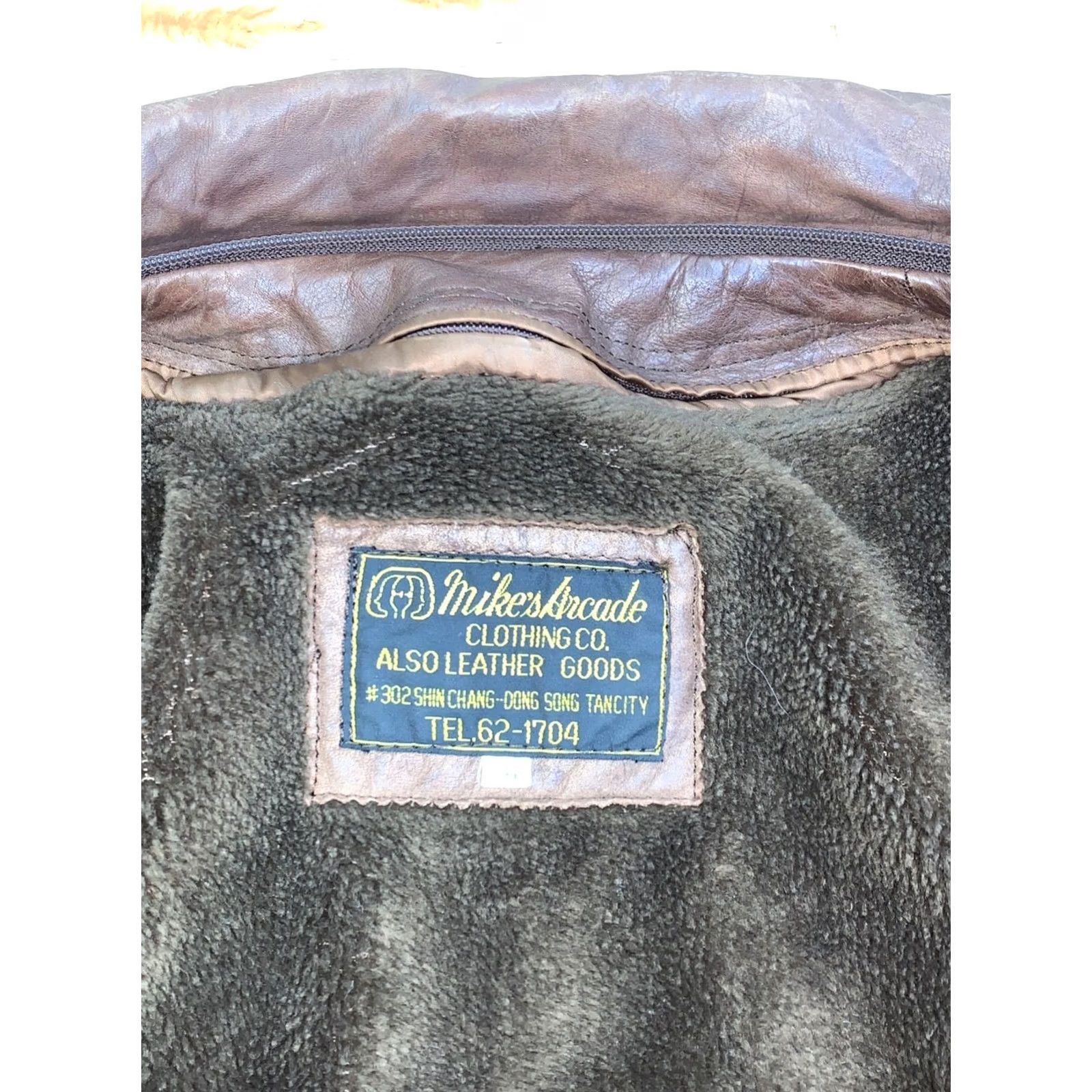 Vintage VINTAGE Mikes Arcade Leather Bomber Jacket Men M Brown Lined Zip Distress Size US M / EU 48-50 / 2 - 2 Thumbnail
