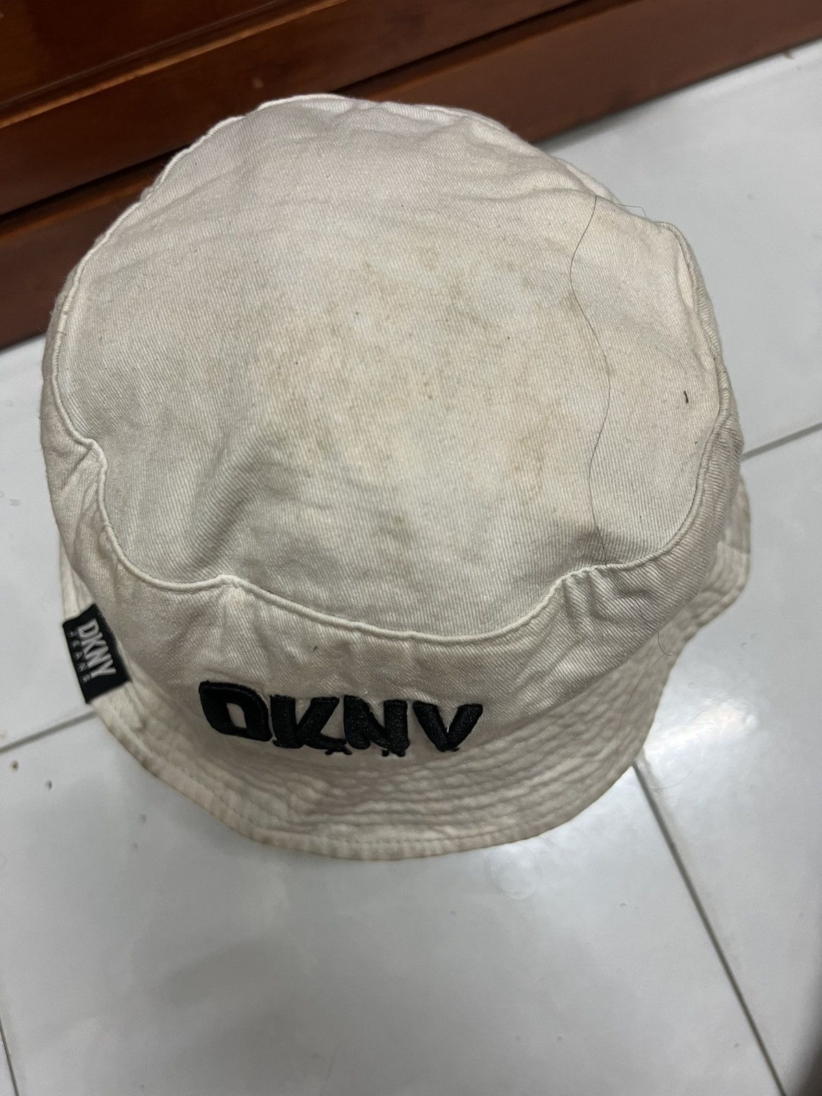 DKNY hats men spellout