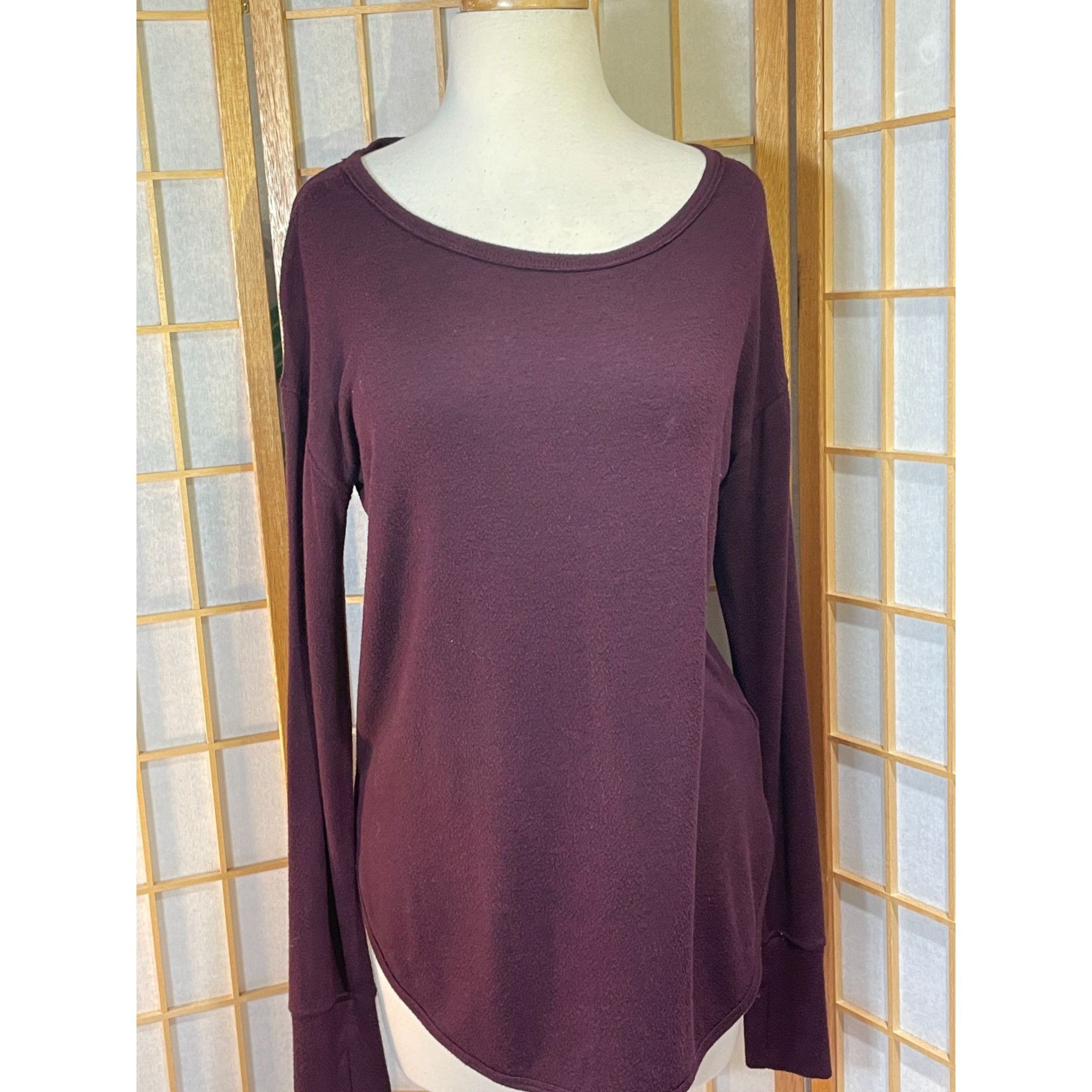 Athleta Athleta XS Maroon/Black Top Size XS / US 0-2 / IT 36-38 - 2 Thumbnail