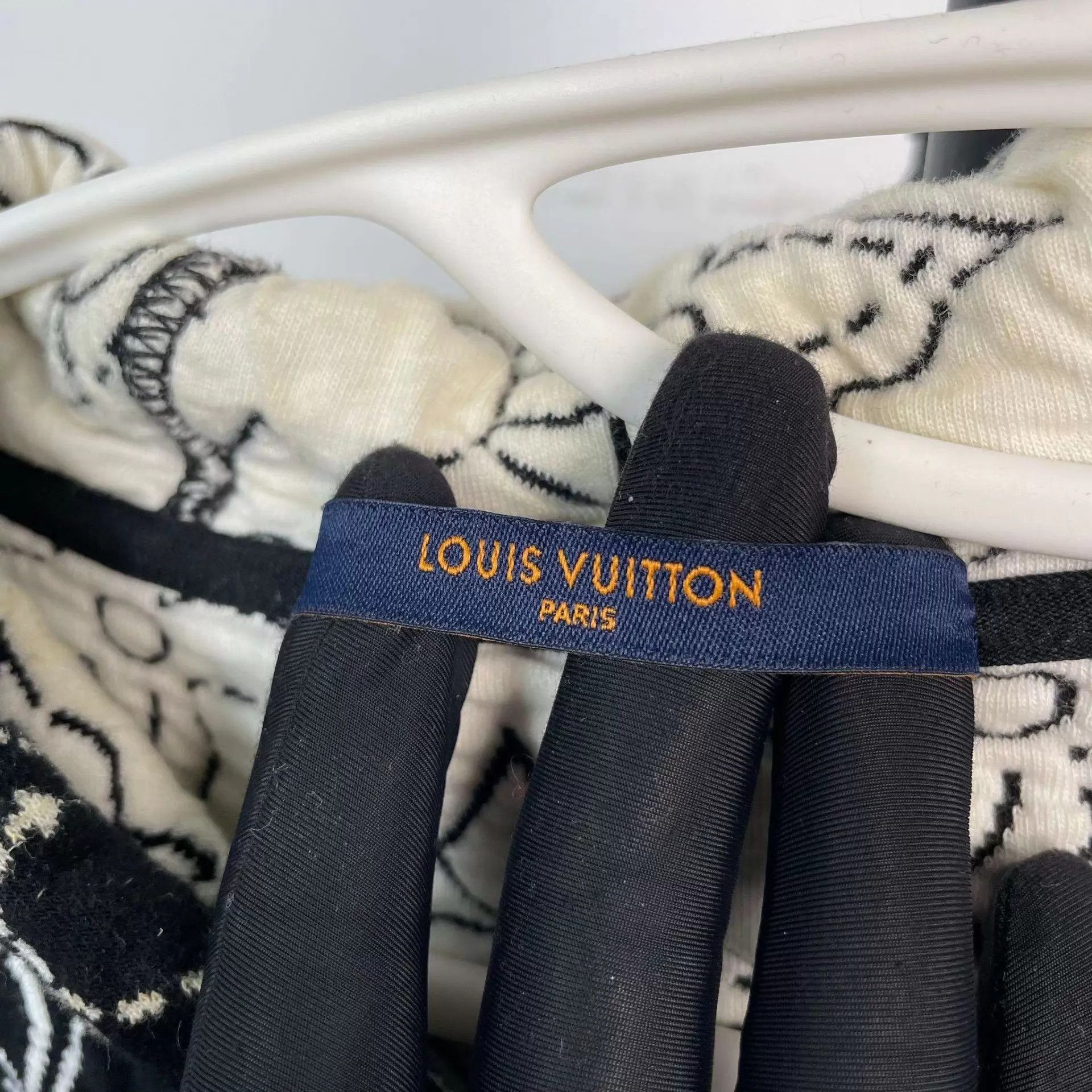 Louis Vuitton LV cardigan black S 21 Size S / US 4 / IT 40 - 4 Thumbnail