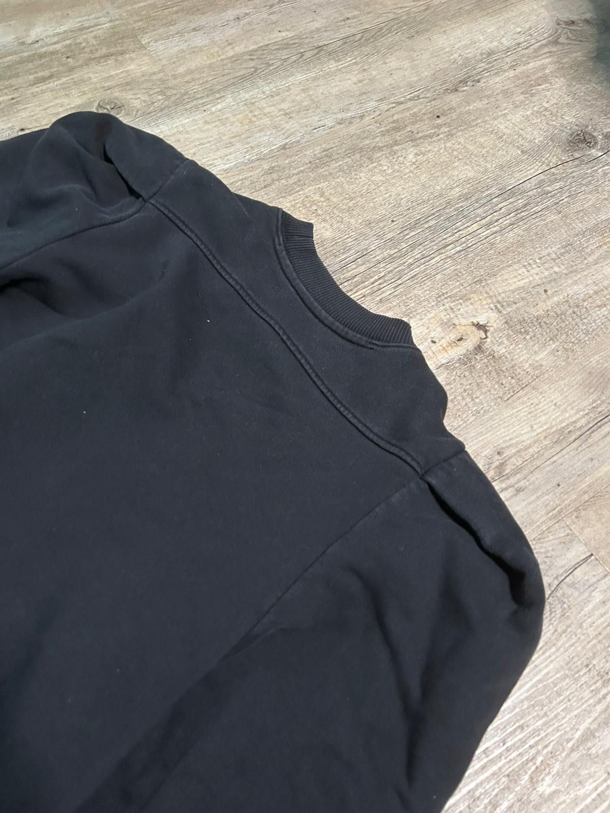 Givenchy Givenchy Padded Shoulder Crewneck – Black Size US S / EU 44-46 / 1 - 3 Thumbnail