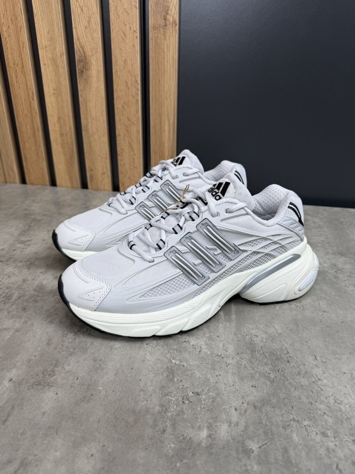 Adidas Adidas Adistar XLG 2.0 Sneakers Size US 9.5 Size US 9.5 / EU 42-43 - 2 Thumbnail