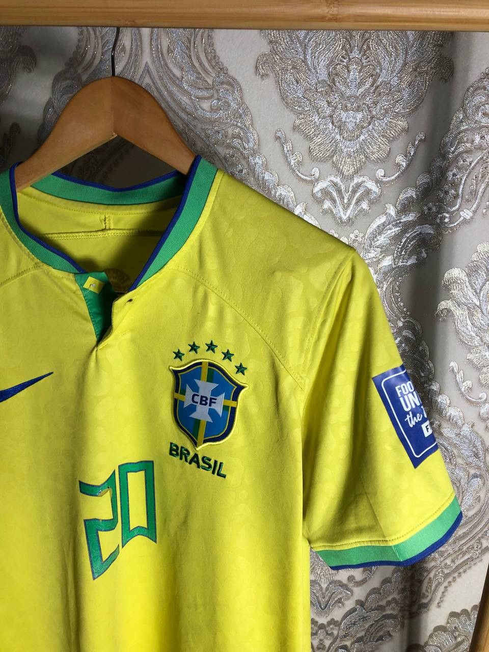Vintage VERY RARE NIKE BRAZIL RETRO SOCCER JERSEY REAL MADRID Y2K Size US M / EU 48-50 / 2 - 10 Thumbnail